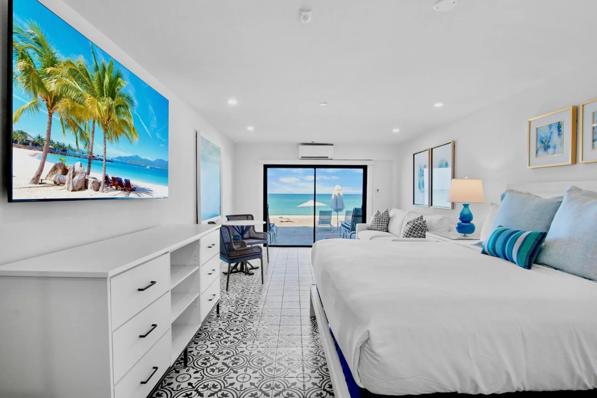 Bed in Seaside at Anna Maria Island Inn