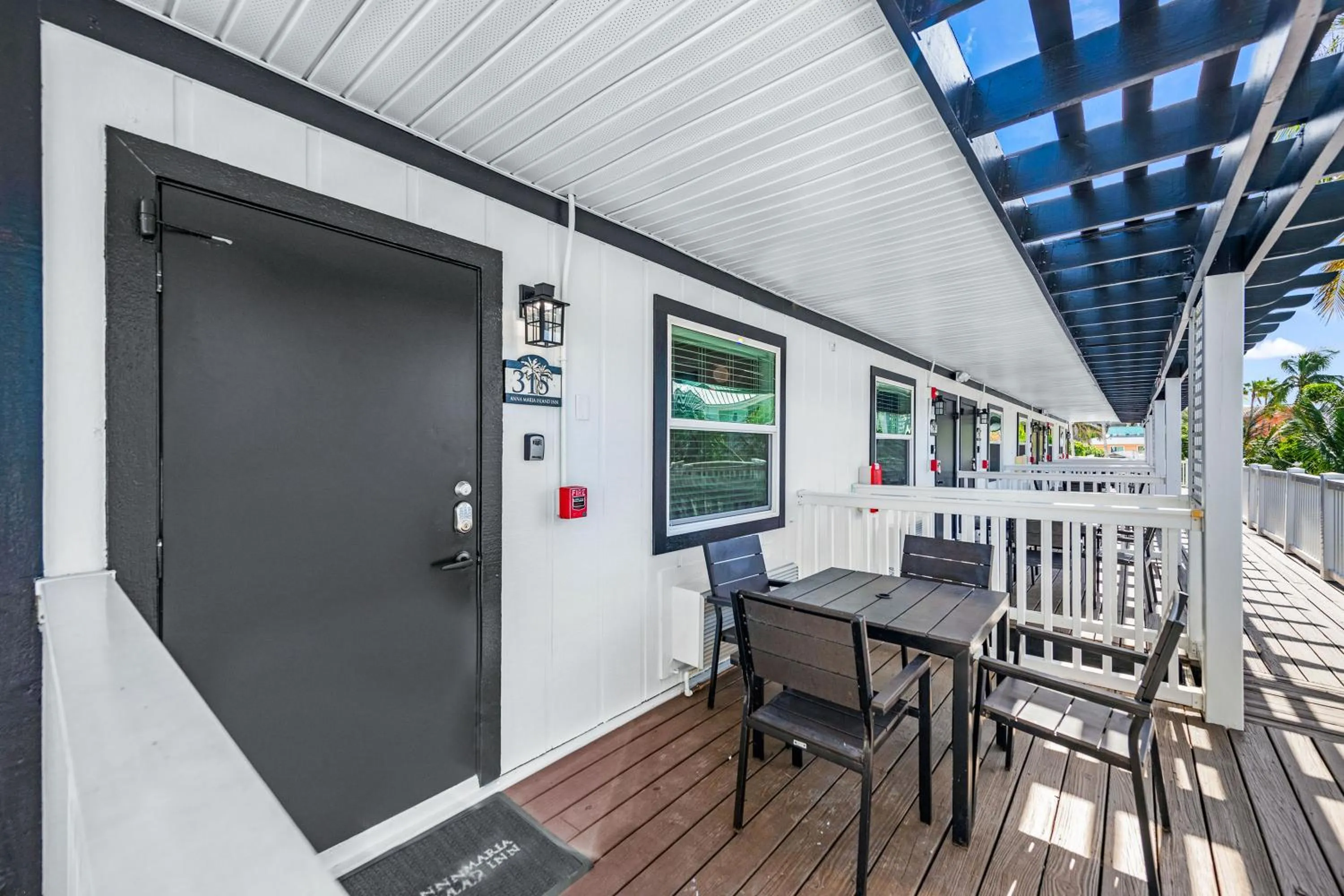 Balcony/Terrace in Tropic Isle At Anna Maria Island Inn