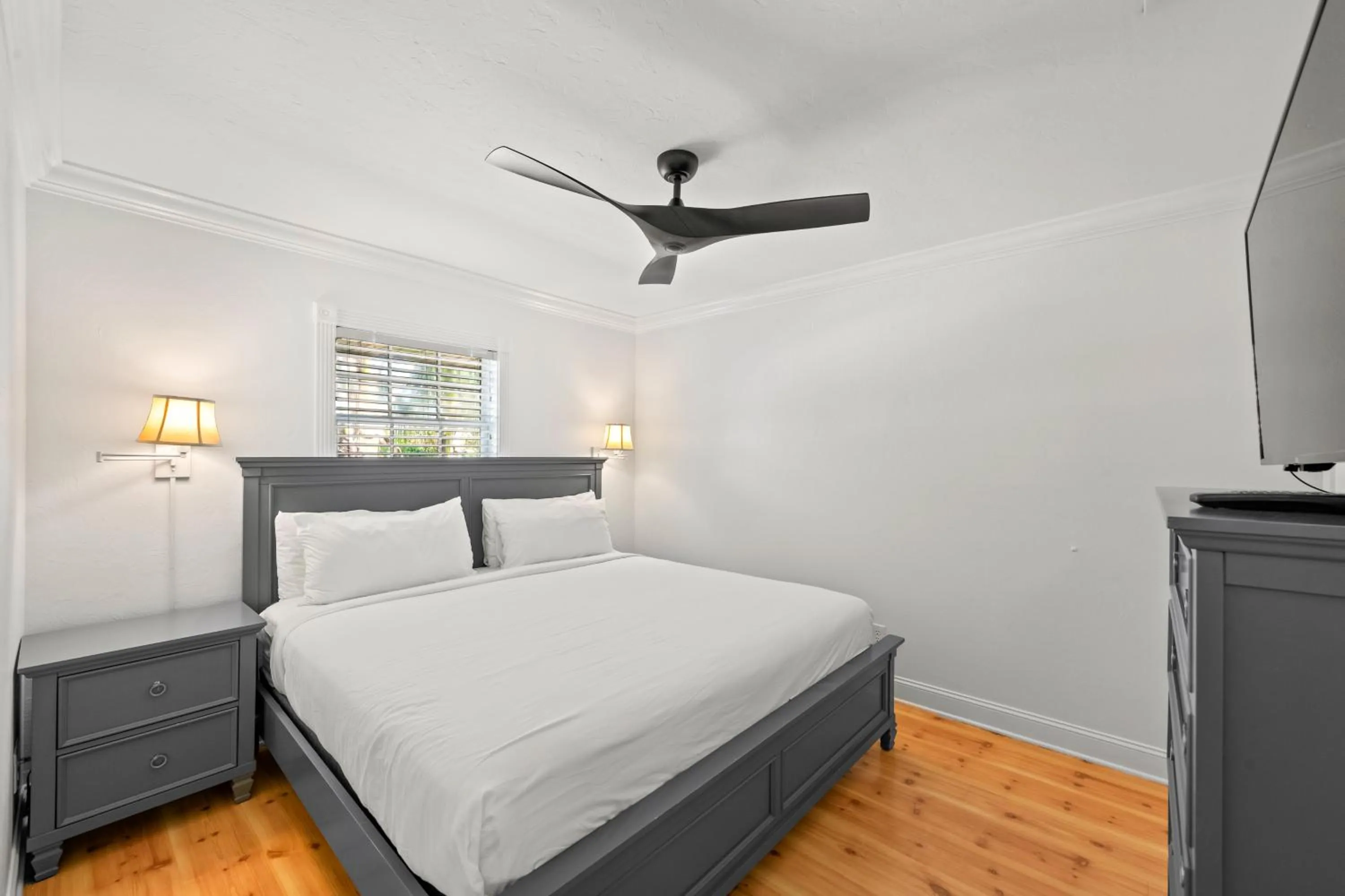Bedroom, Bed in Tropic Isle At Anna Maria Island Inn
