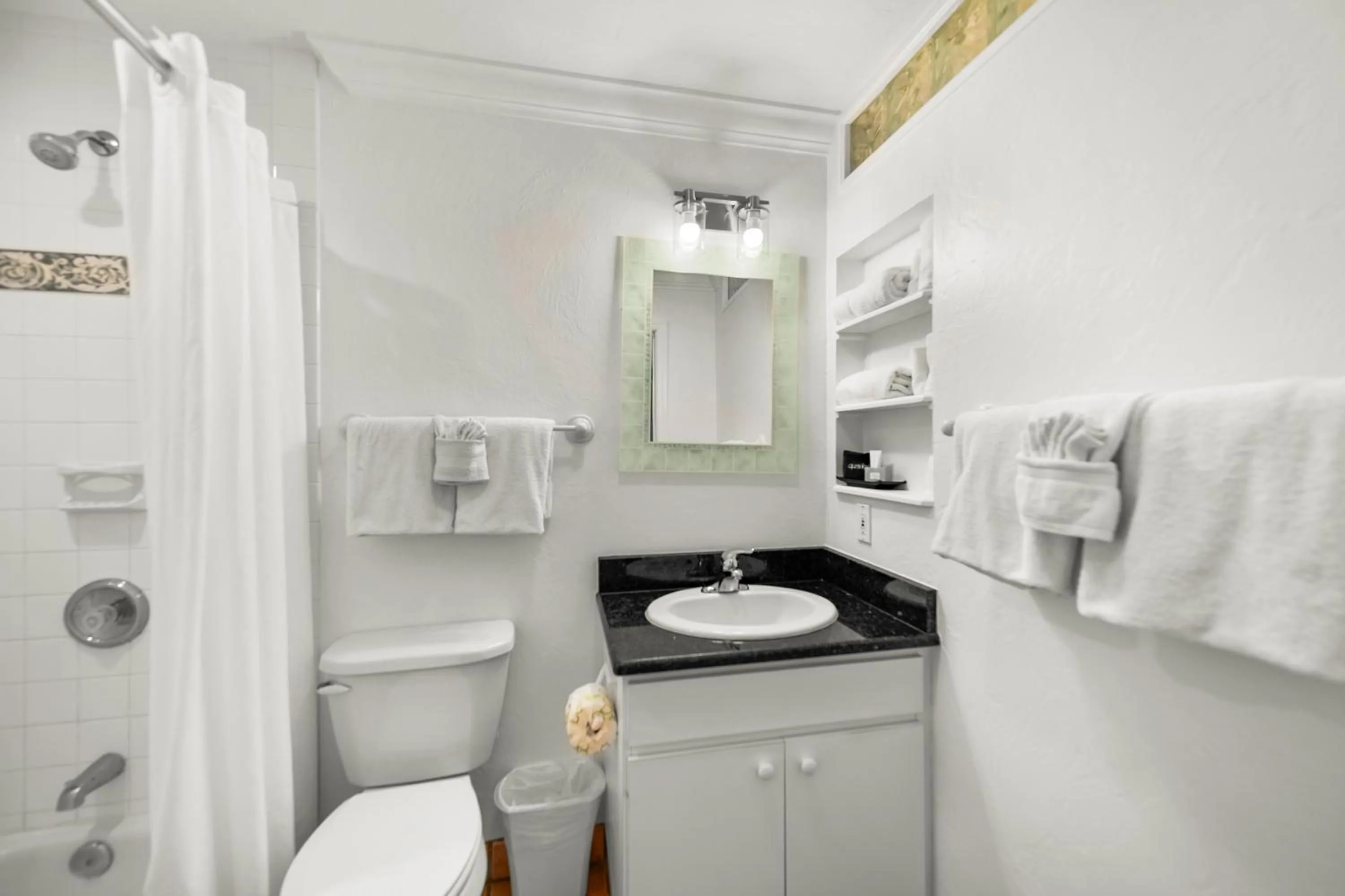 Bathroom in Tropic Isle At Anna Maria Island Inn