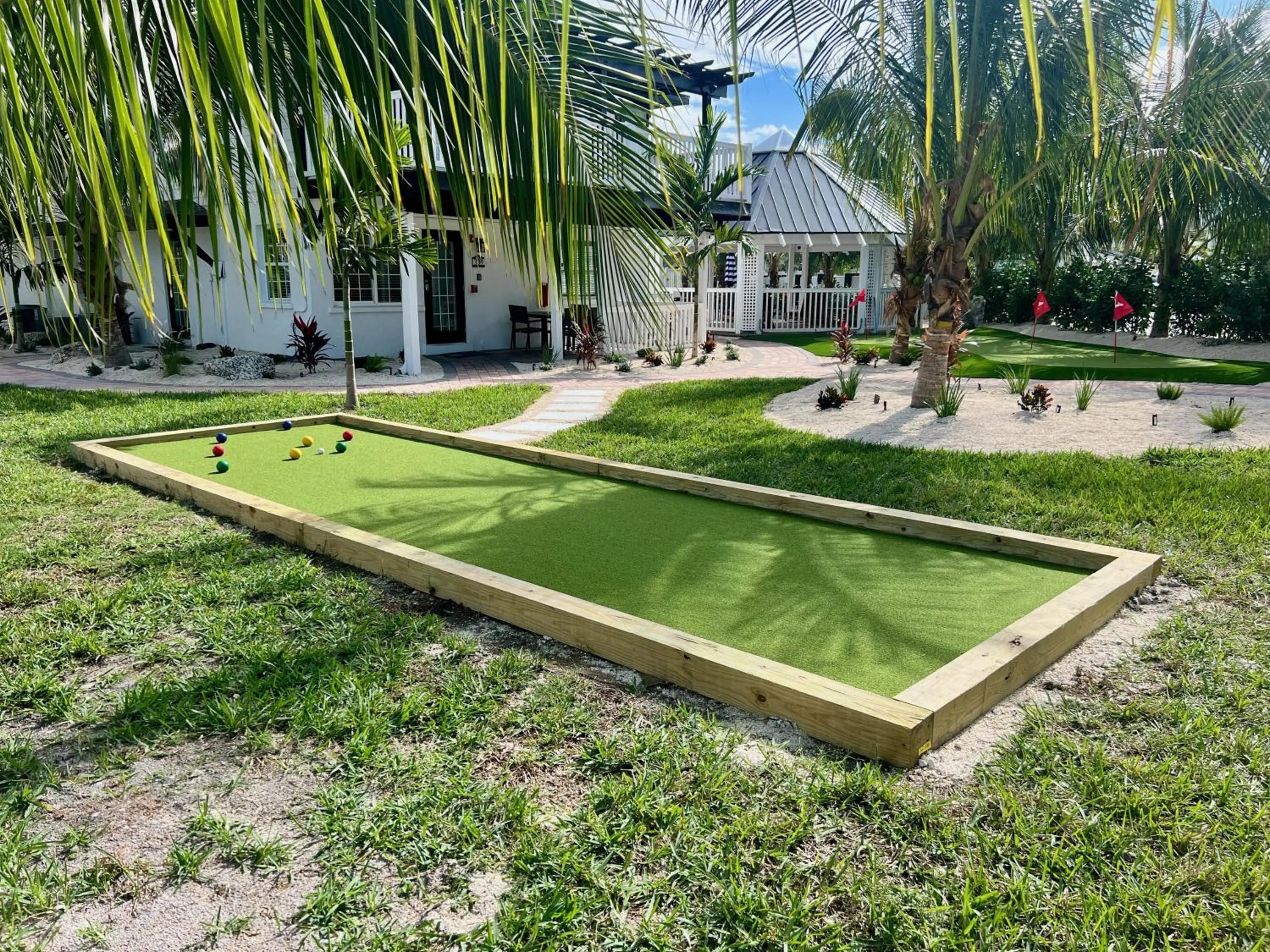 Garden in Tropic Isle At Anna Maria Island Inn