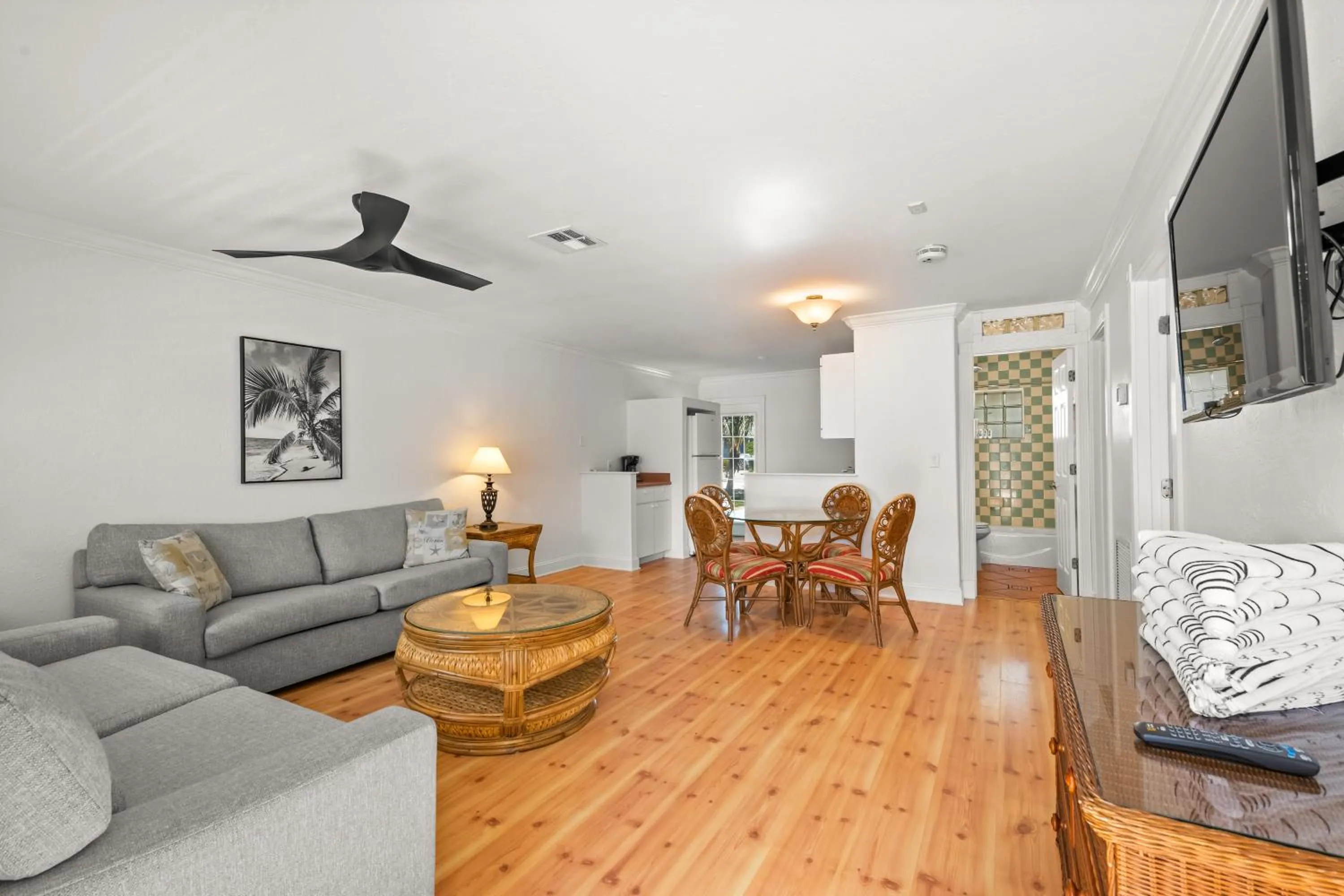 Living room in Tropic Isle At Anna Maria Island Inn