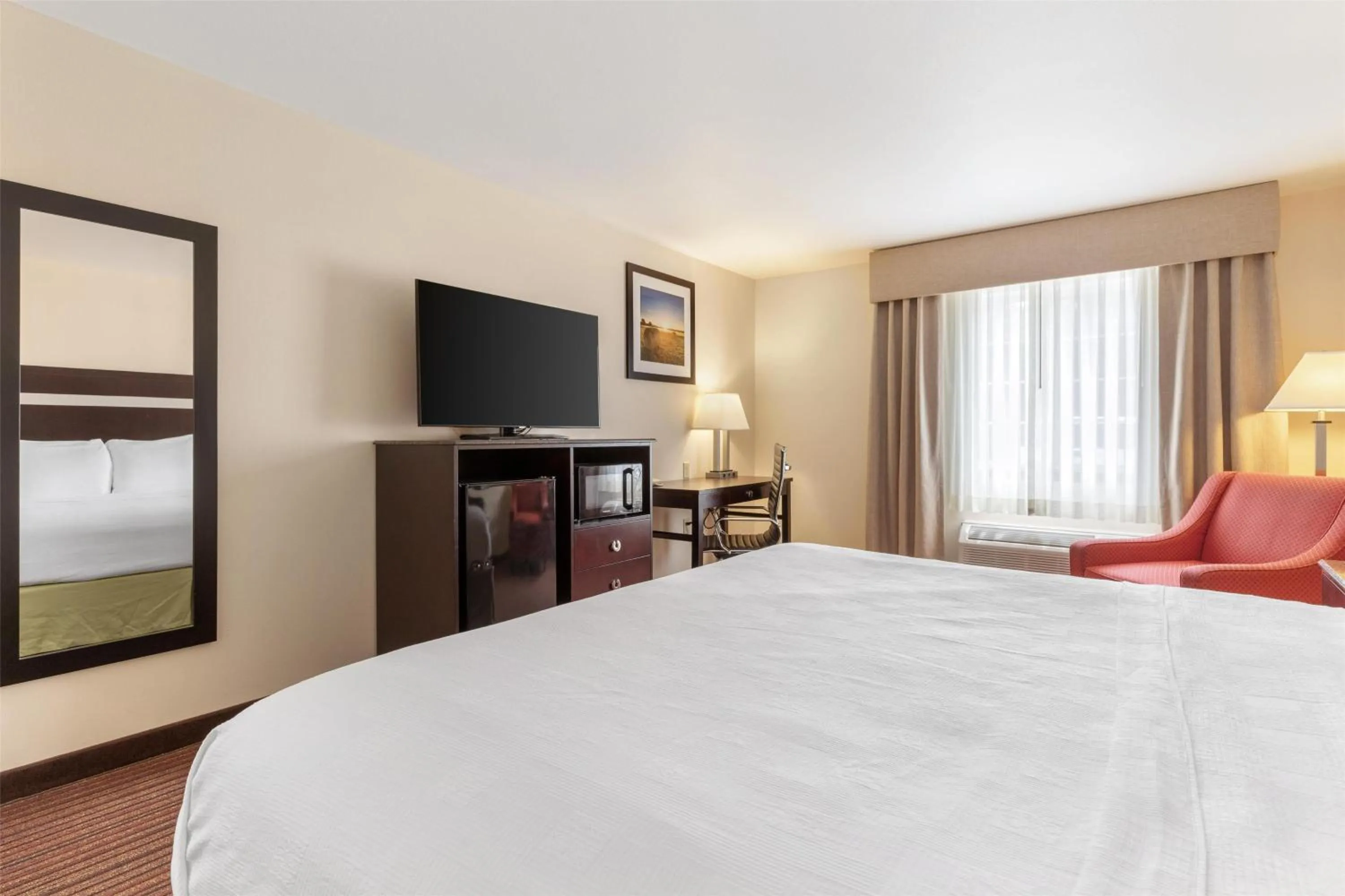 Bedroom, Bed in Best Western Parsons Inn