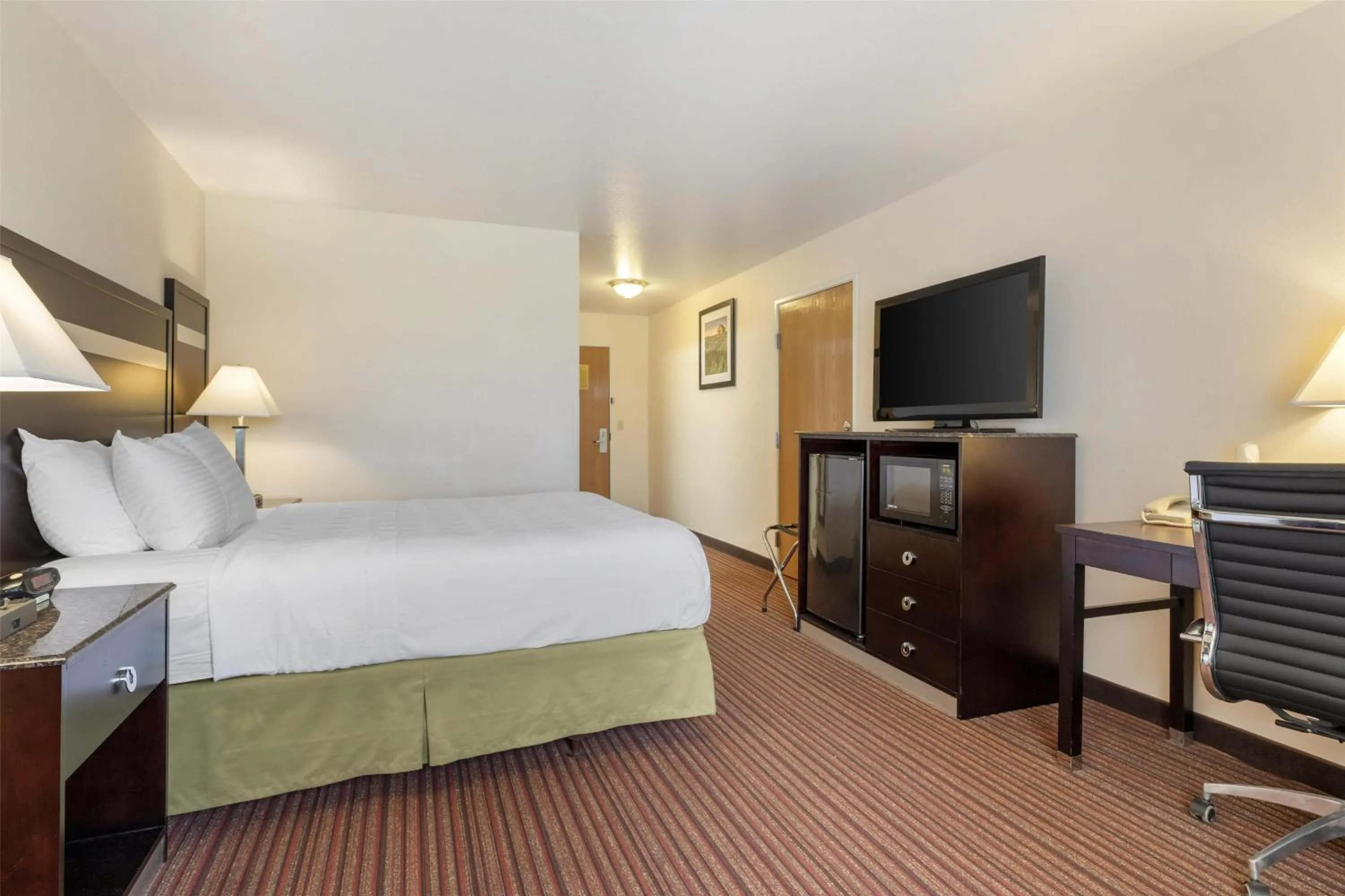 Bedroom, Bed in Best Western Parsons Inn