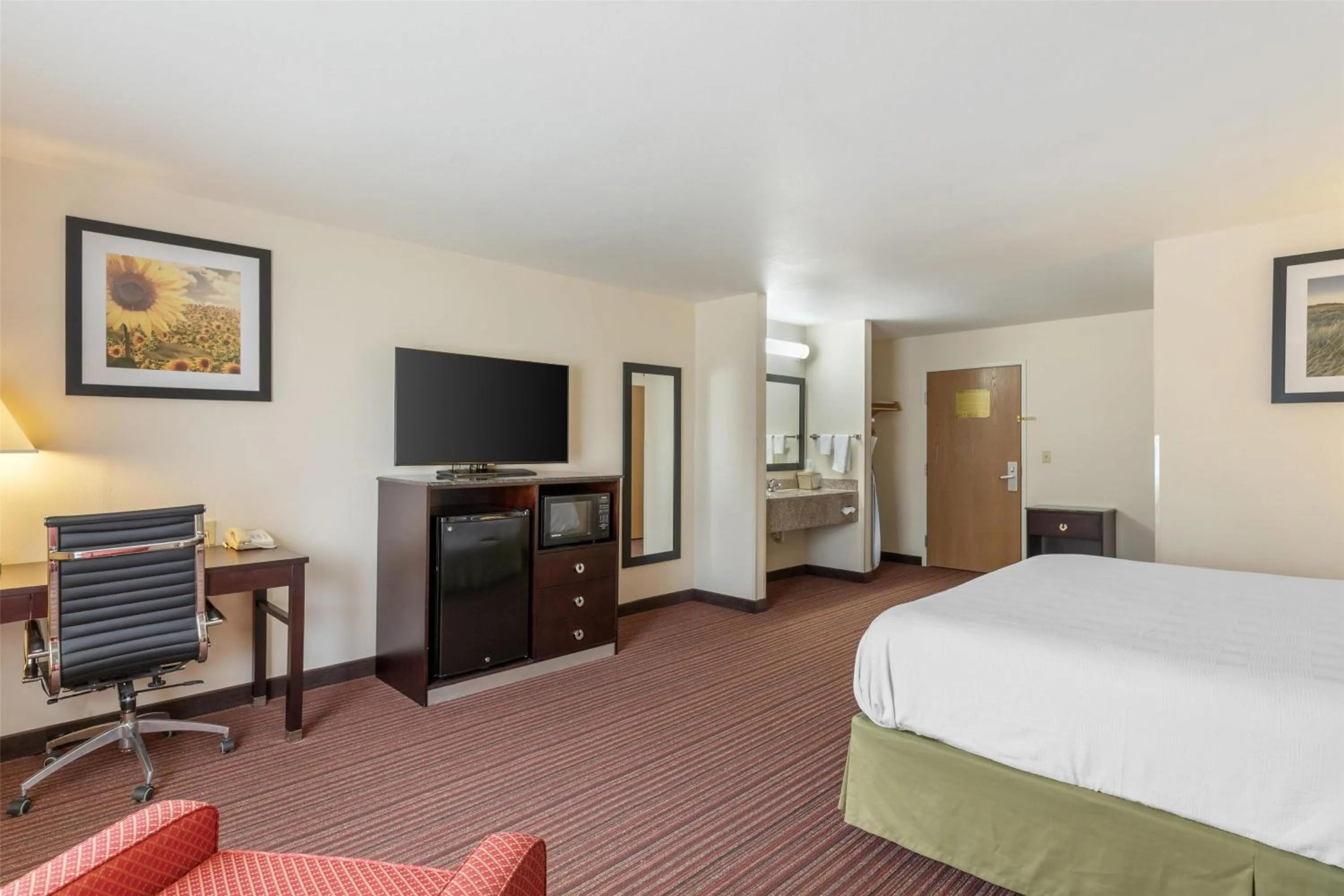 Bedroom, Bed in Best Western Parsons Inn