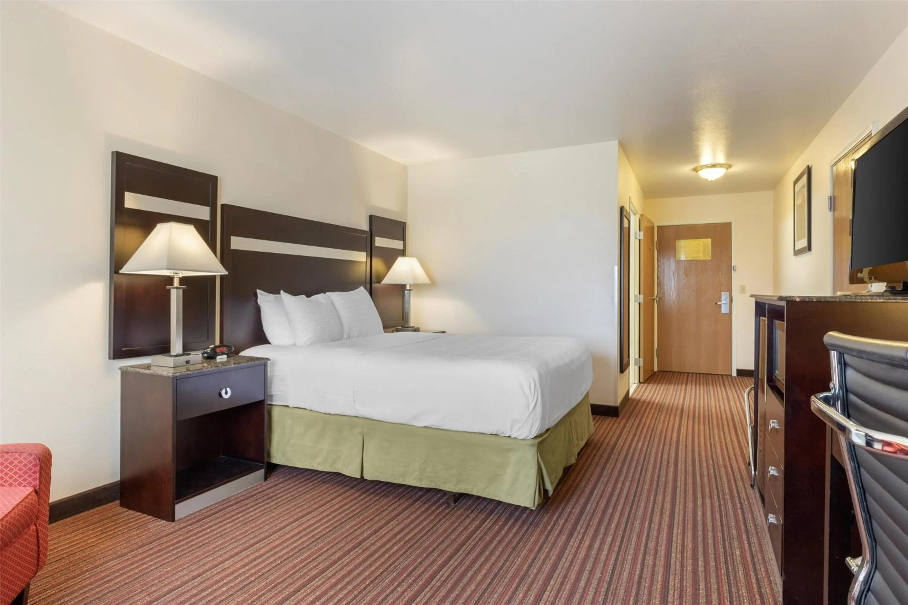 Bedroom, Bed in Best Western Parsons Inn