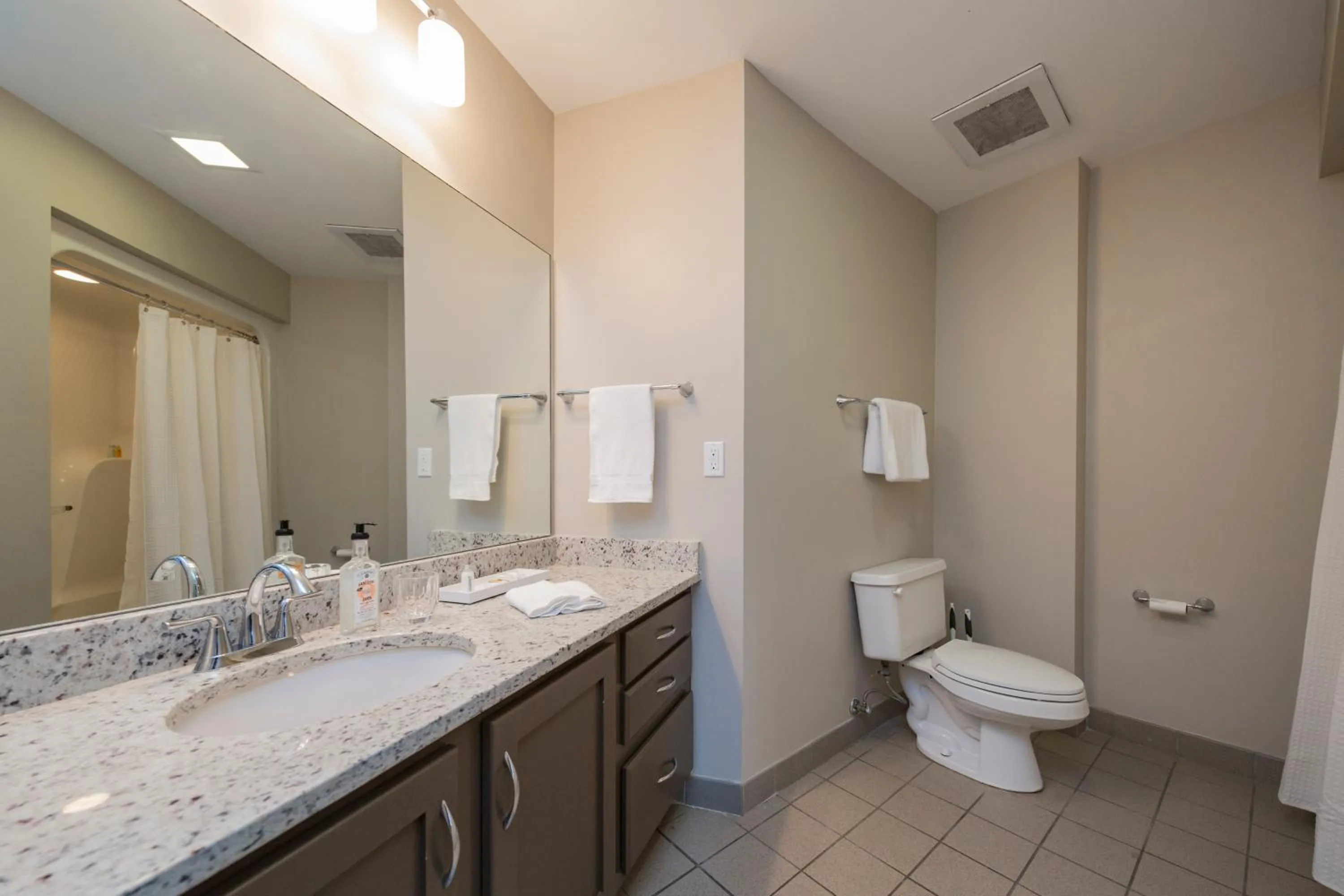 Mint House Nashville - Hillsboro Village