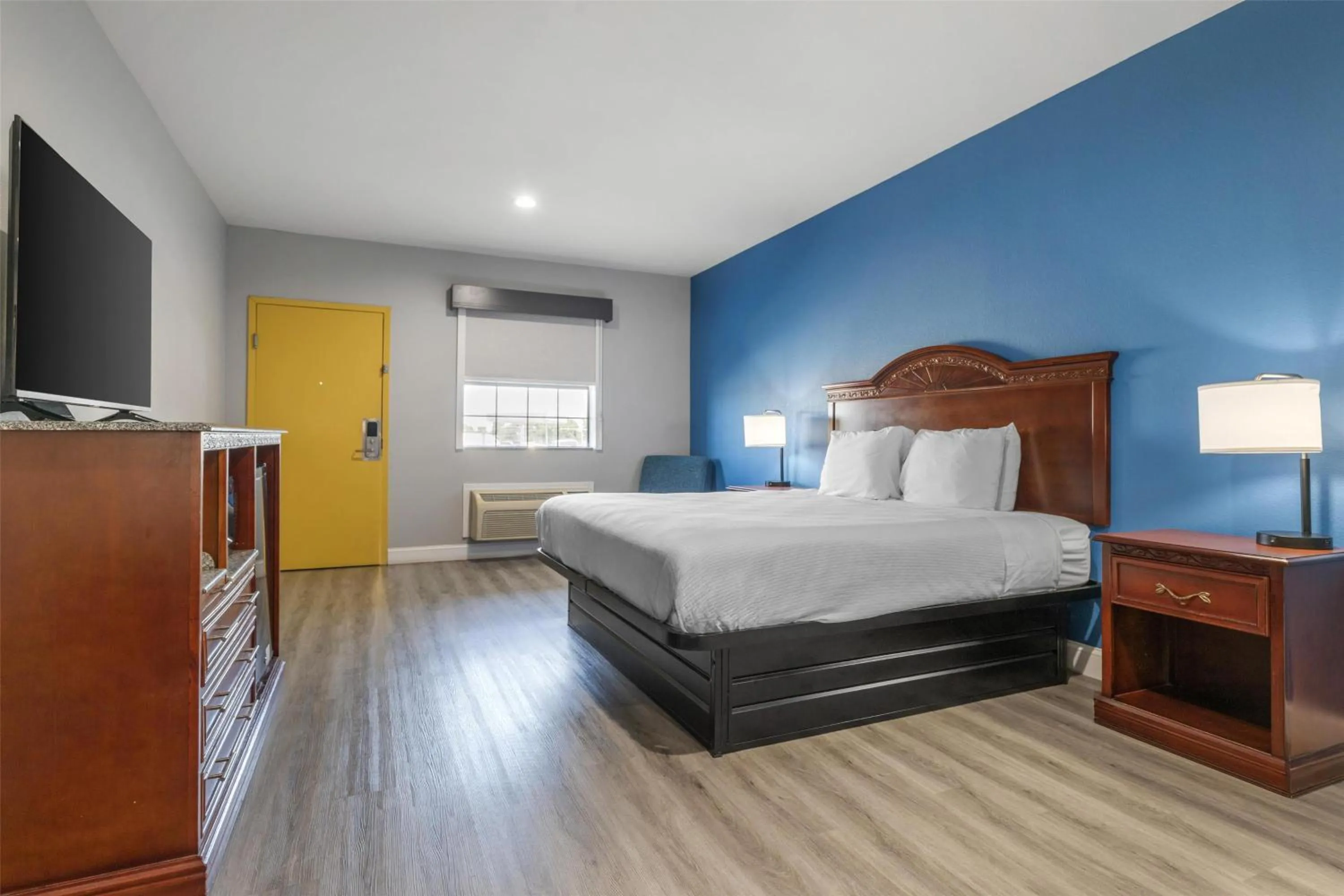 Bedroom, Bed in SureStay by Best Western McAlester