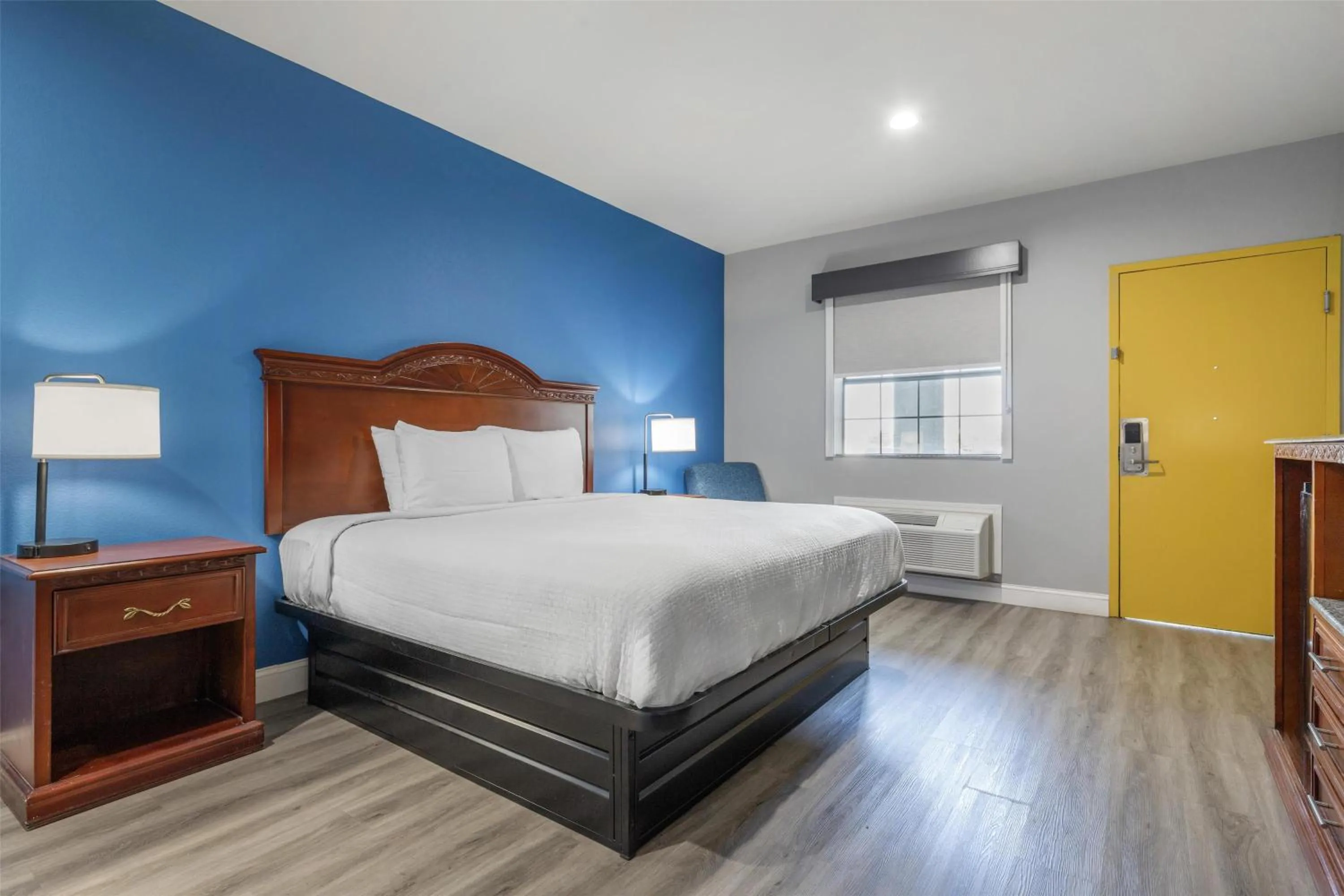 Bedroom, Bed in SureStay by Best Western McAlester