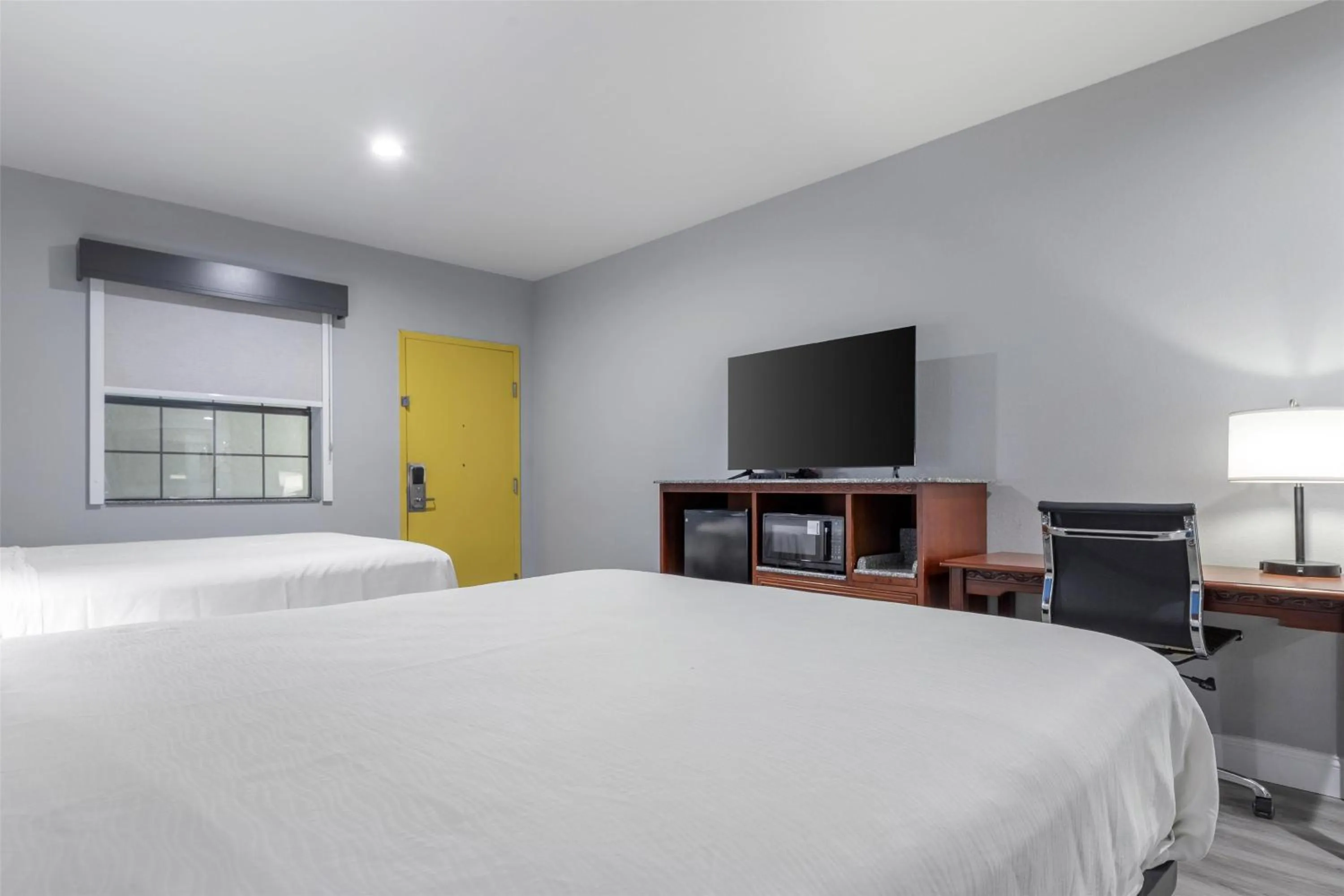 Bedroom, Bed in SureStay by Best Western McAlester