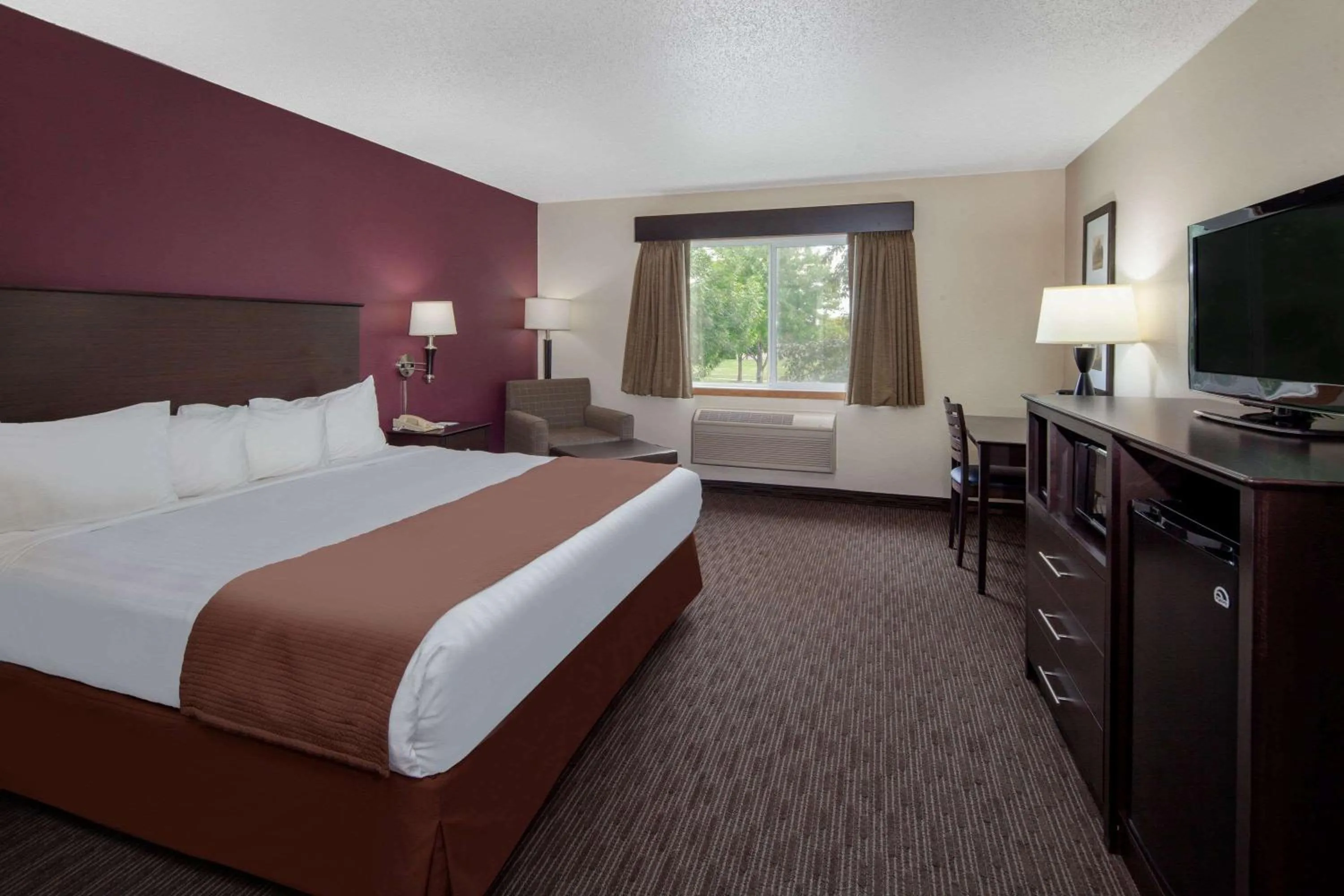 Photo of the whole room, Bed in AmericInn by Wyndham Northfield