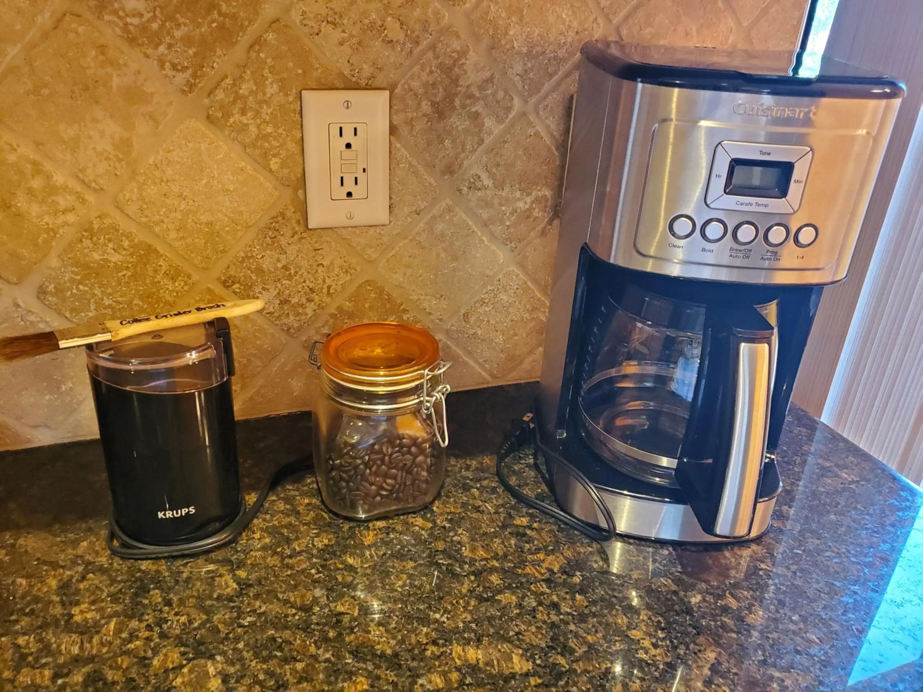 Coffee/tea facilities in Red Rock Luxury