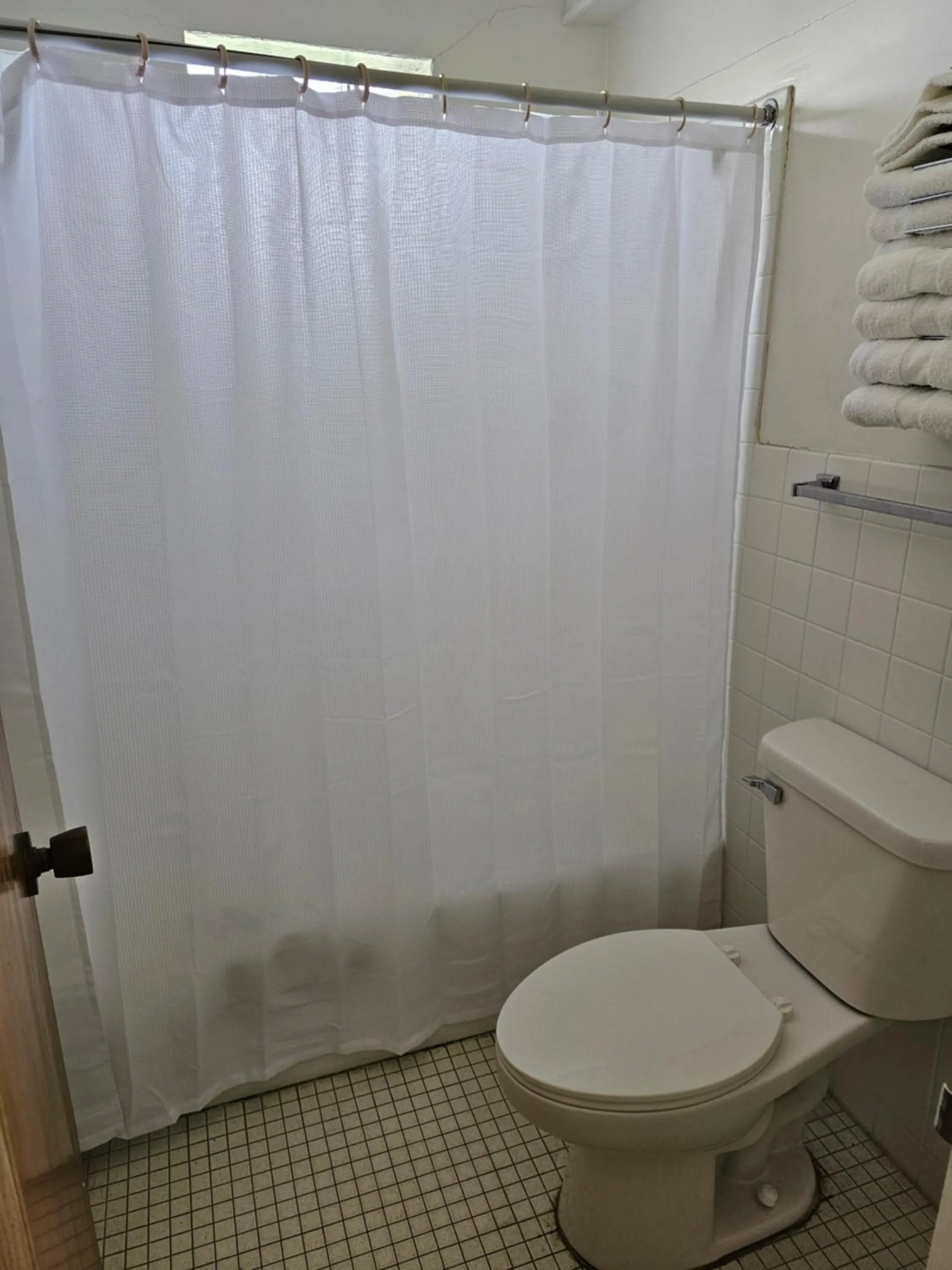 Shower in Hastings Inn