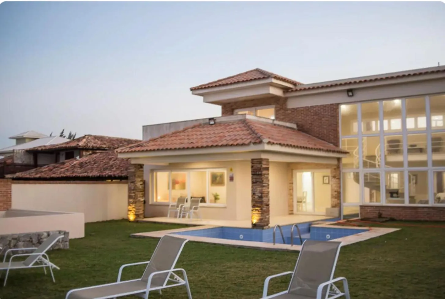 Property building in Villa Mar de fondo