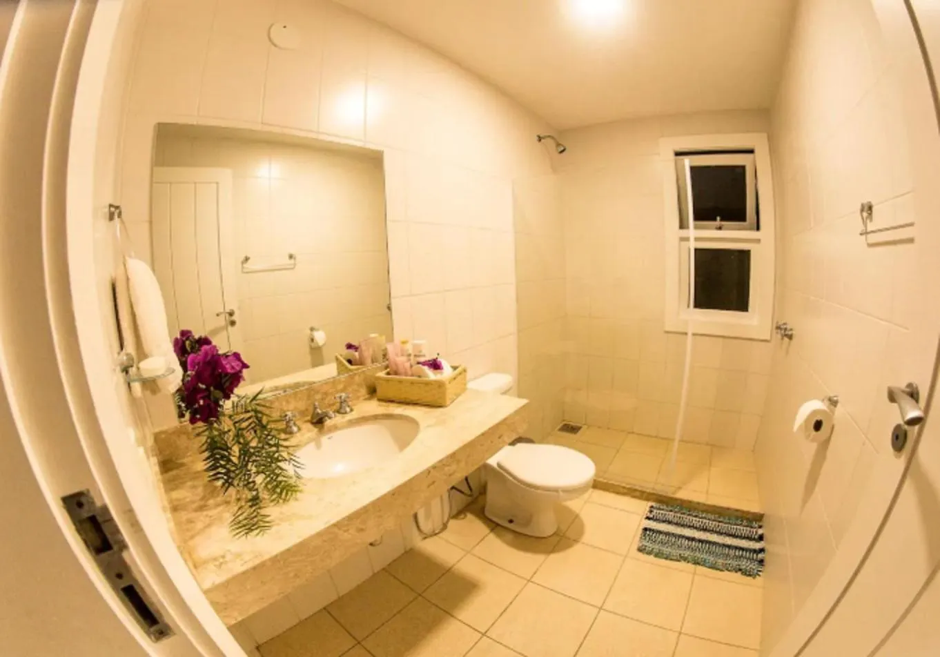 Shower in Villa Mar de fondo