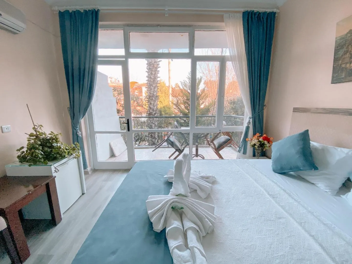 Balcony/Terrace, Bed in CityHub