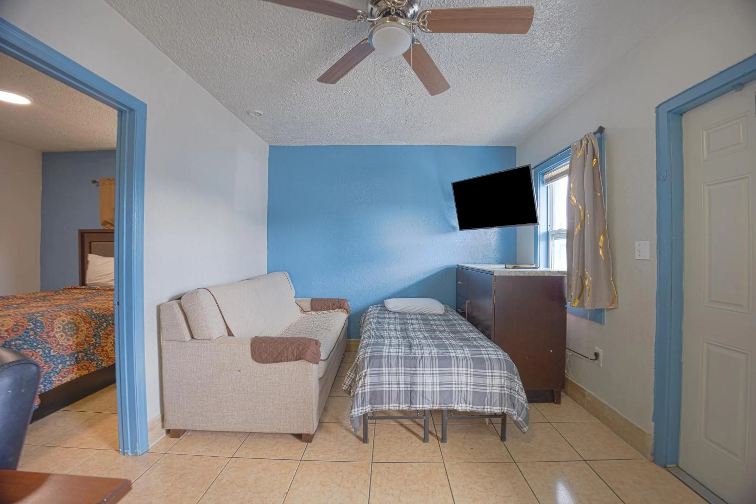 Bedroom in Aladdin Motel By OYO Merritt Island