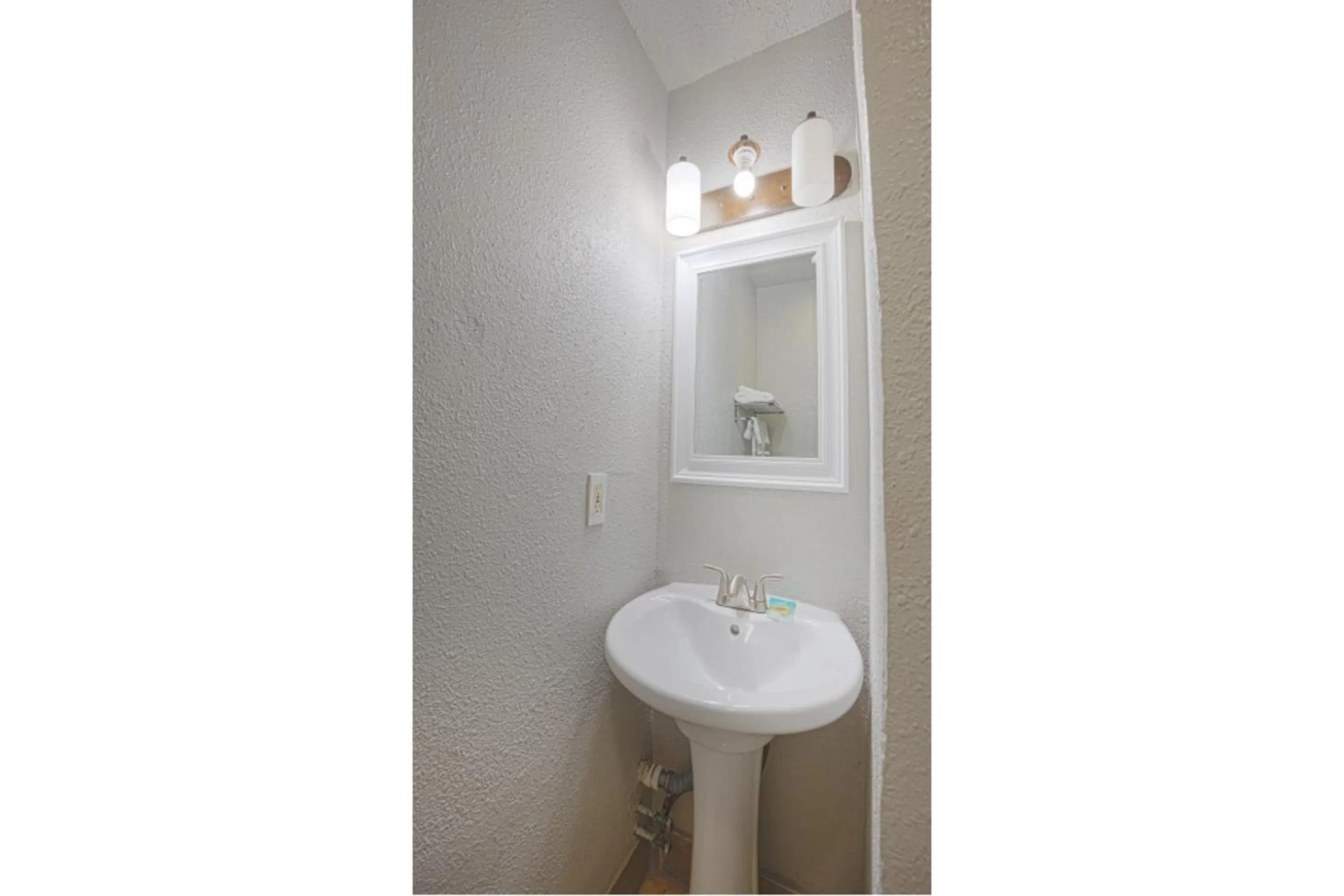 Bathroom in Aladdin Motel By OYO Merritt Island