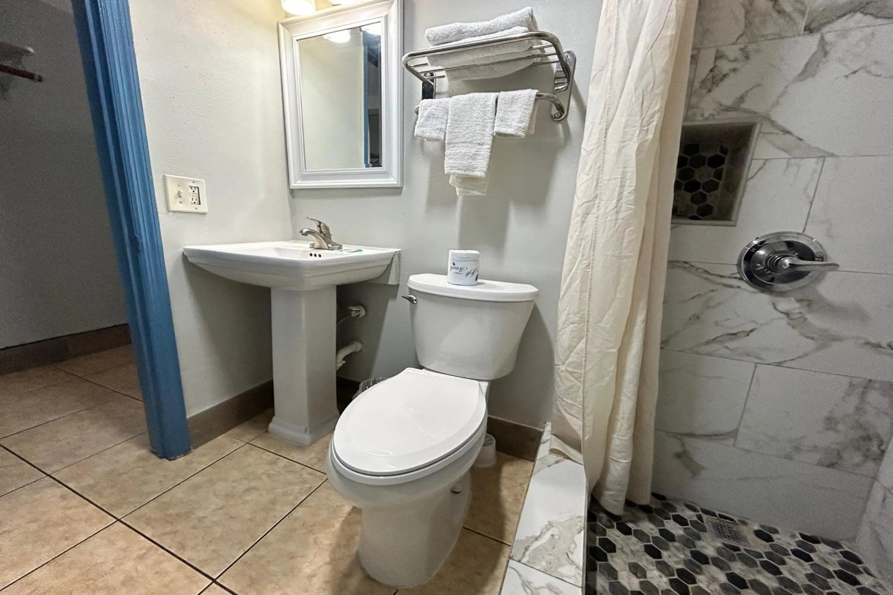 Bathroom in Aladdin Motel By OYO Merritt Island