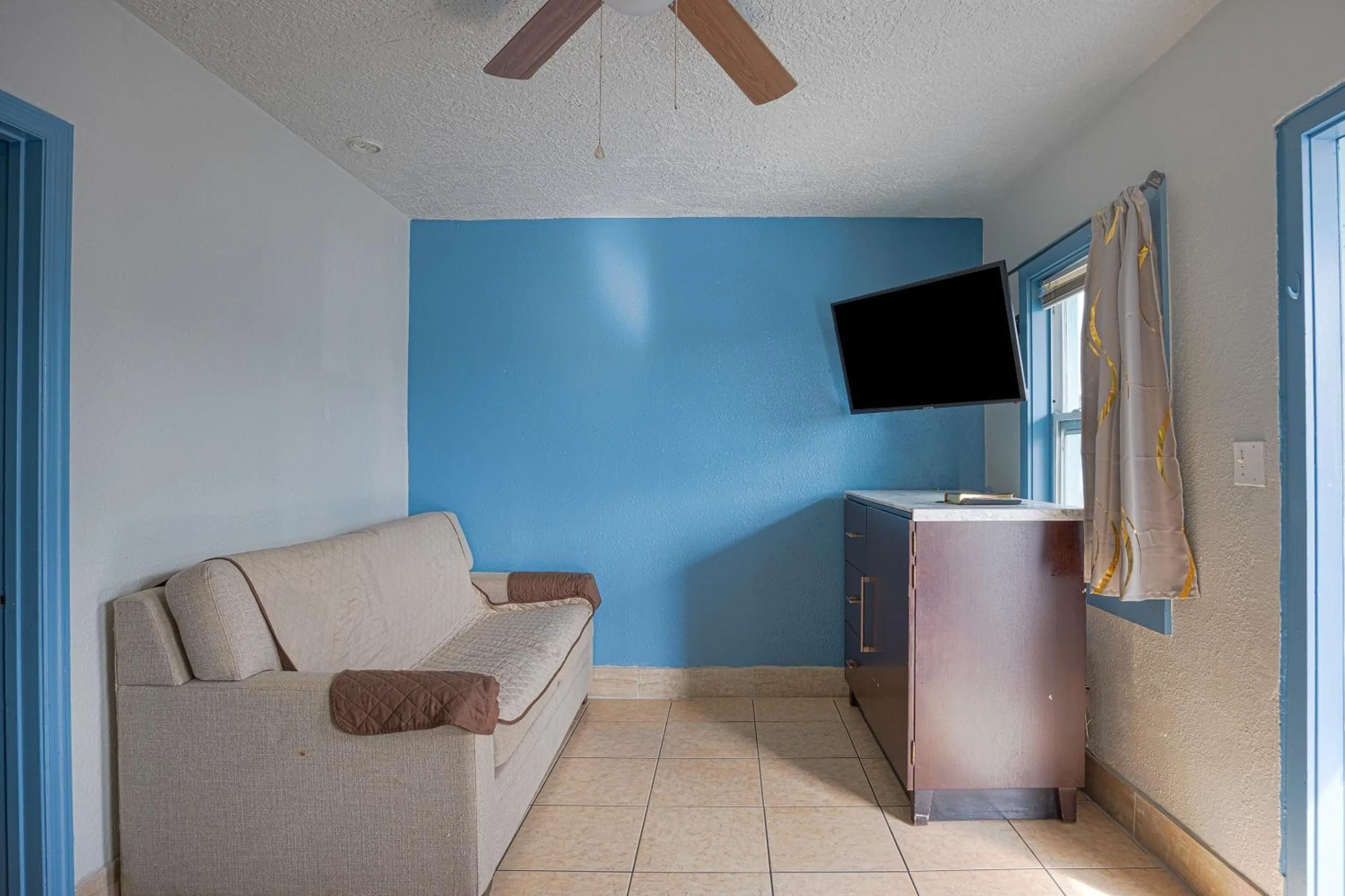 Bedroom in Aladdin Motel By OYO Merritt Island