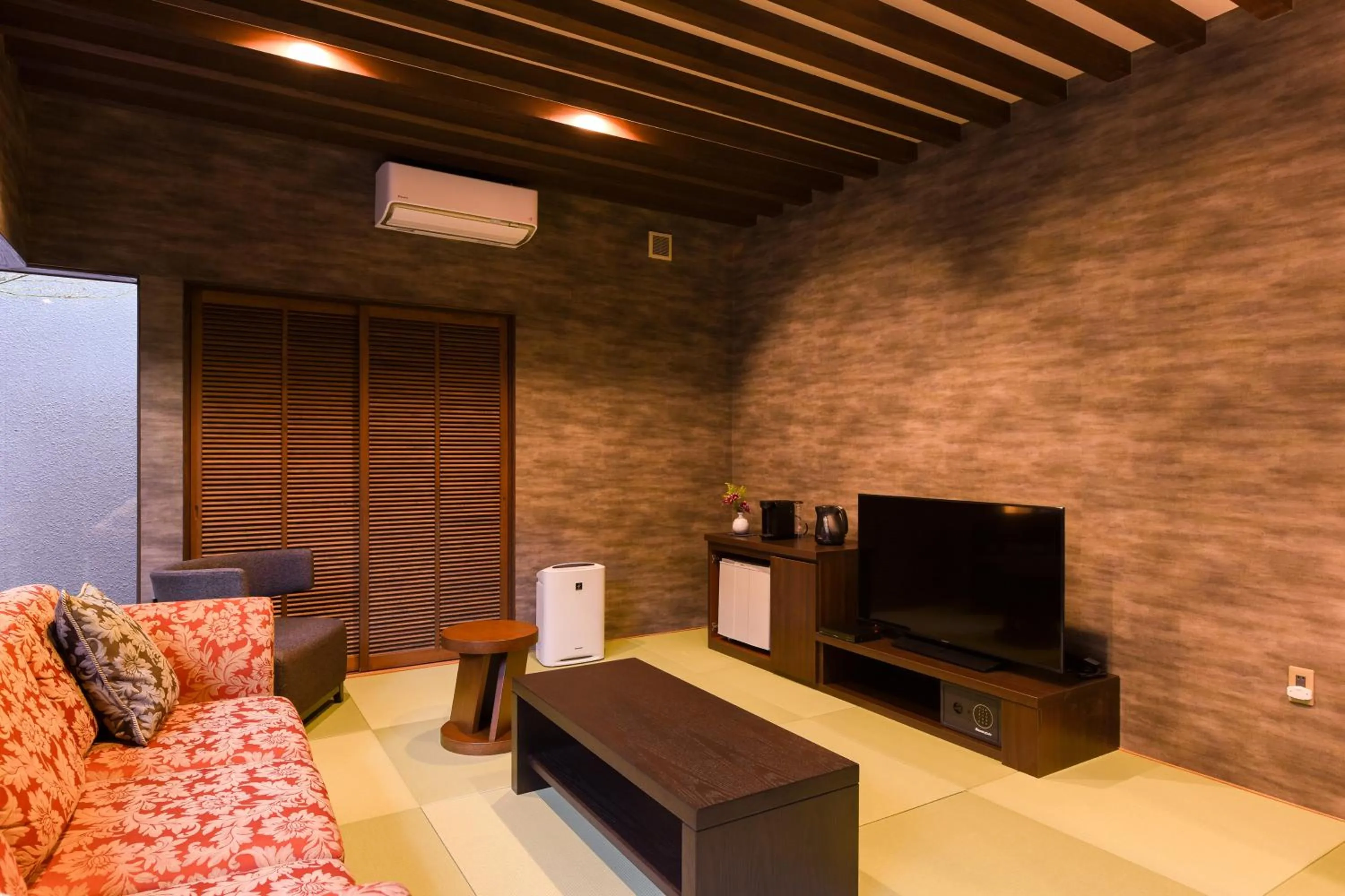 Living room in Kotengu Sanroji