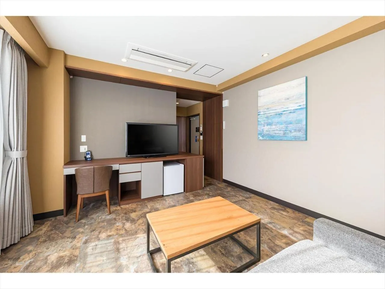 Photo of the whole room in HOTEL SHINPOIN OSAKA