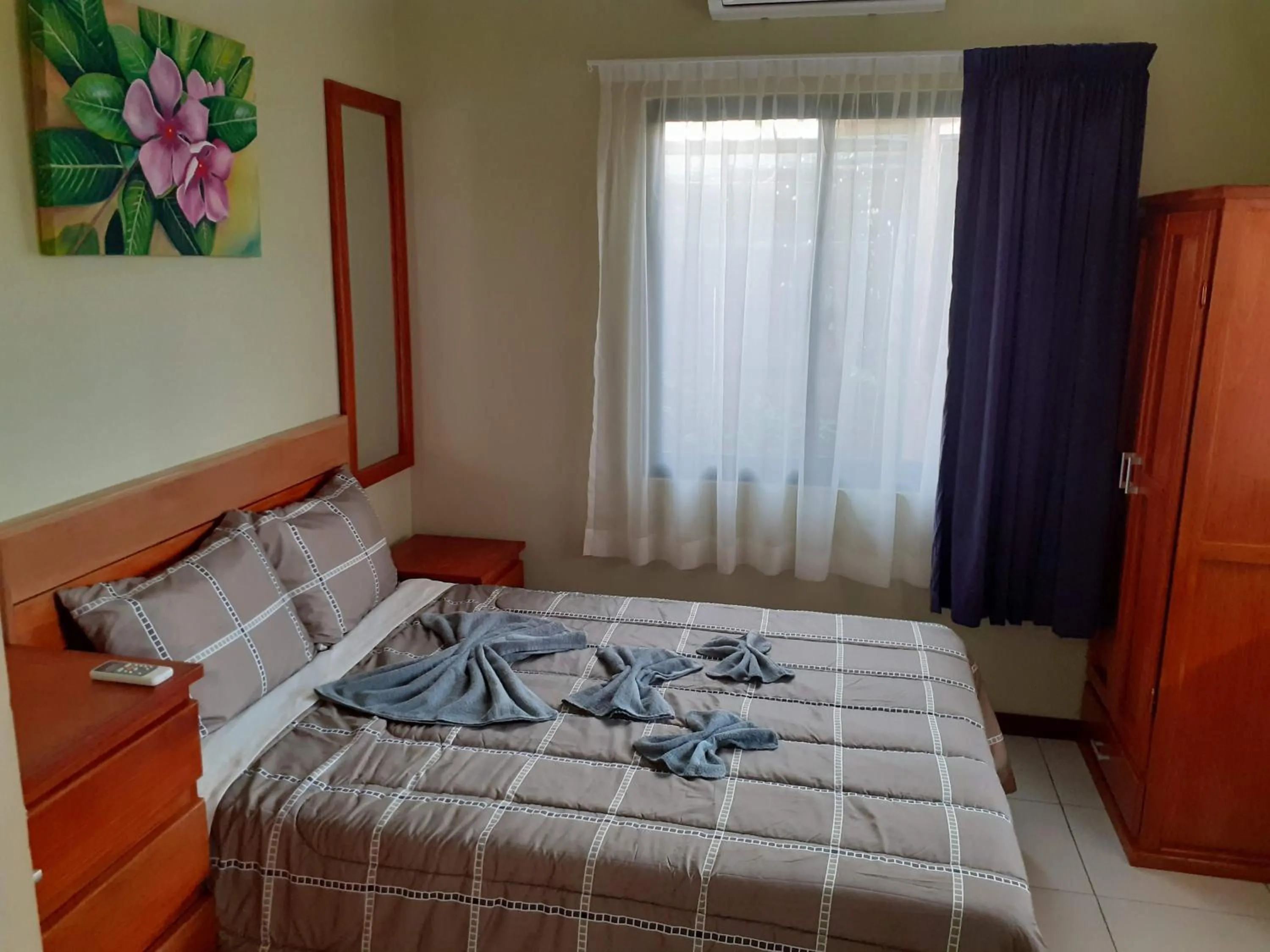 Living room, Bed in Max Garden and Pool