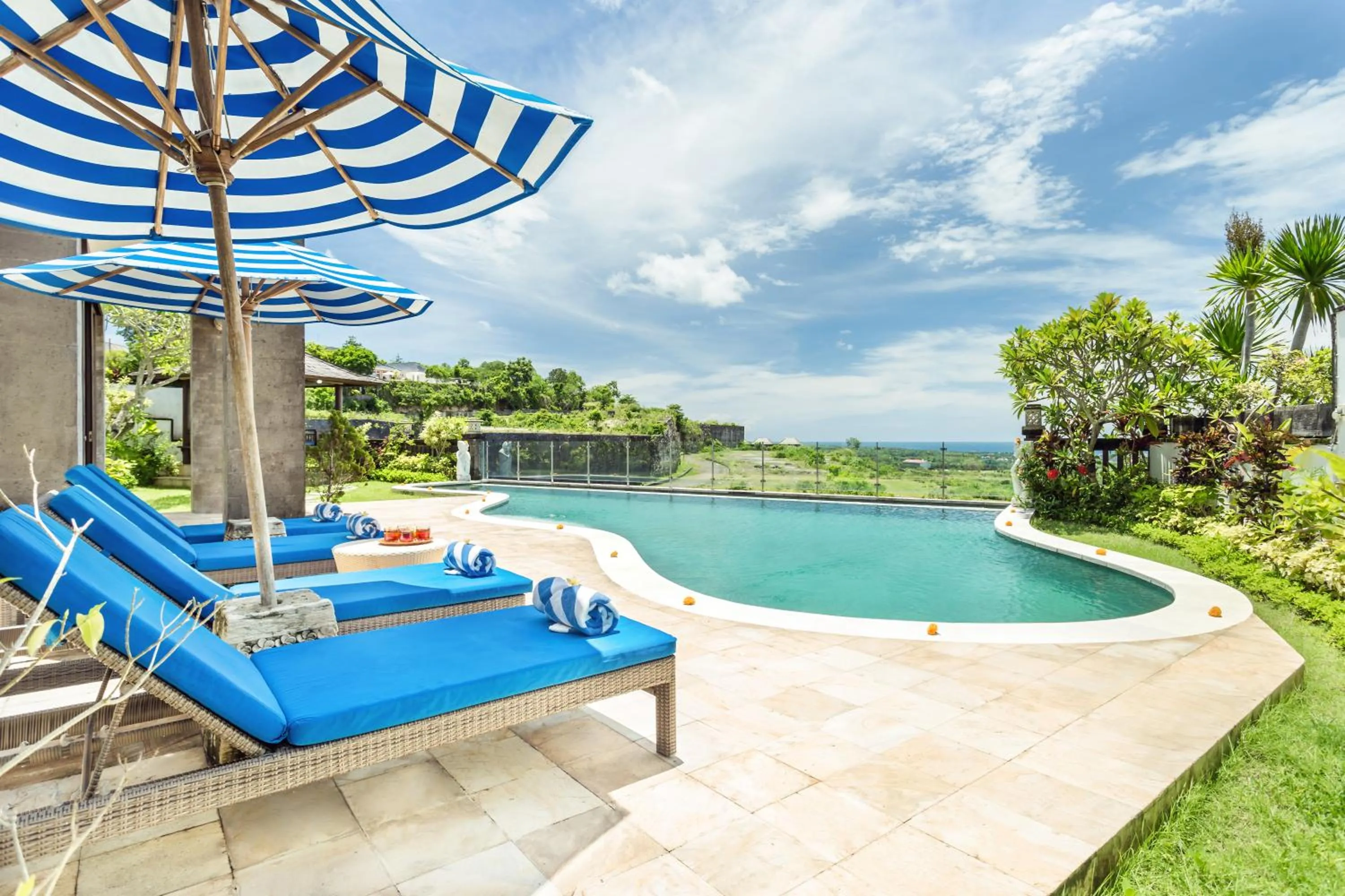 Swimming pool in Villa Bali Blue
