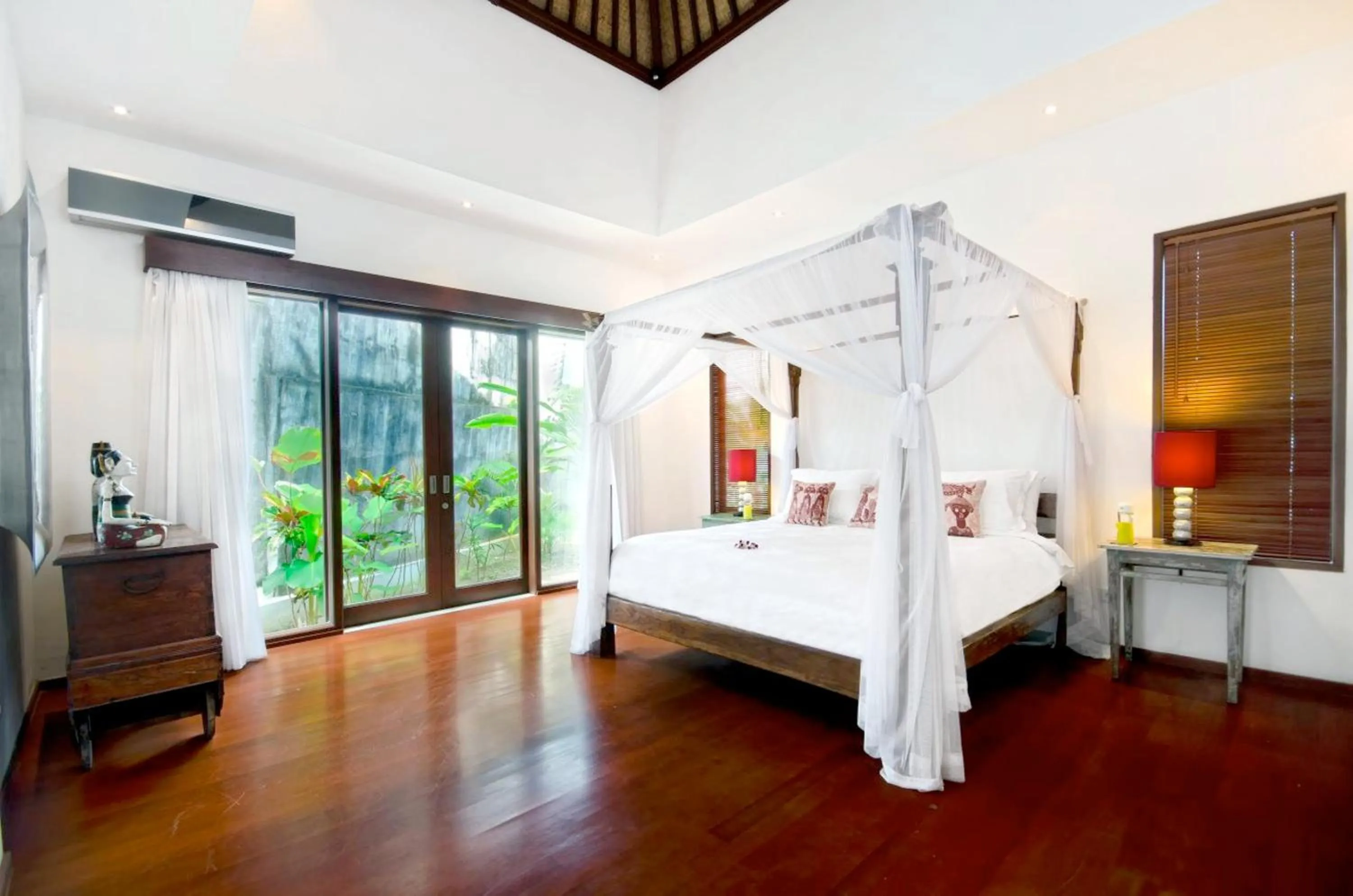 Photo of the whole room, Bed in Villa Bali Blue