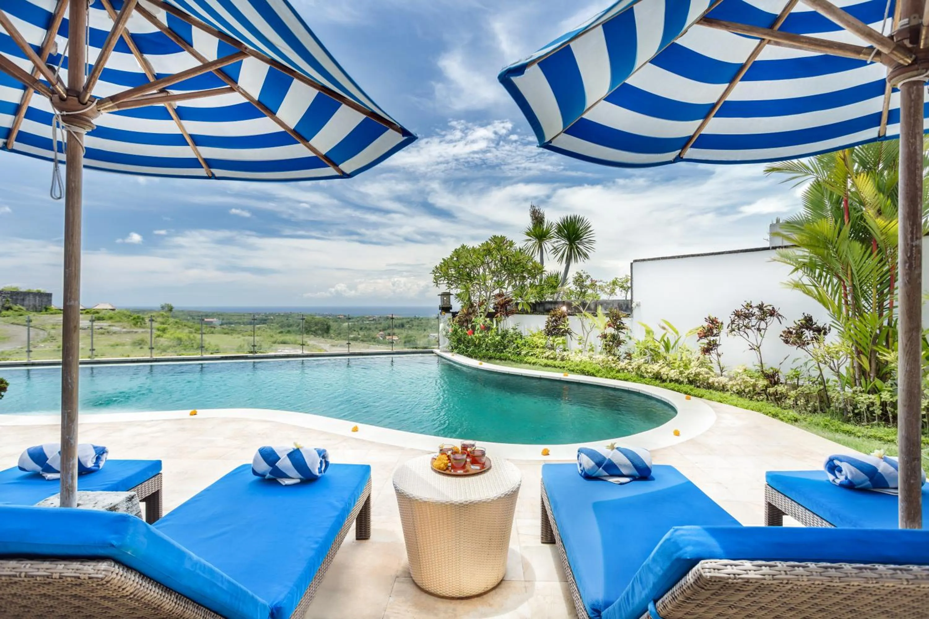 Swimming pool in Villa Bali Blue