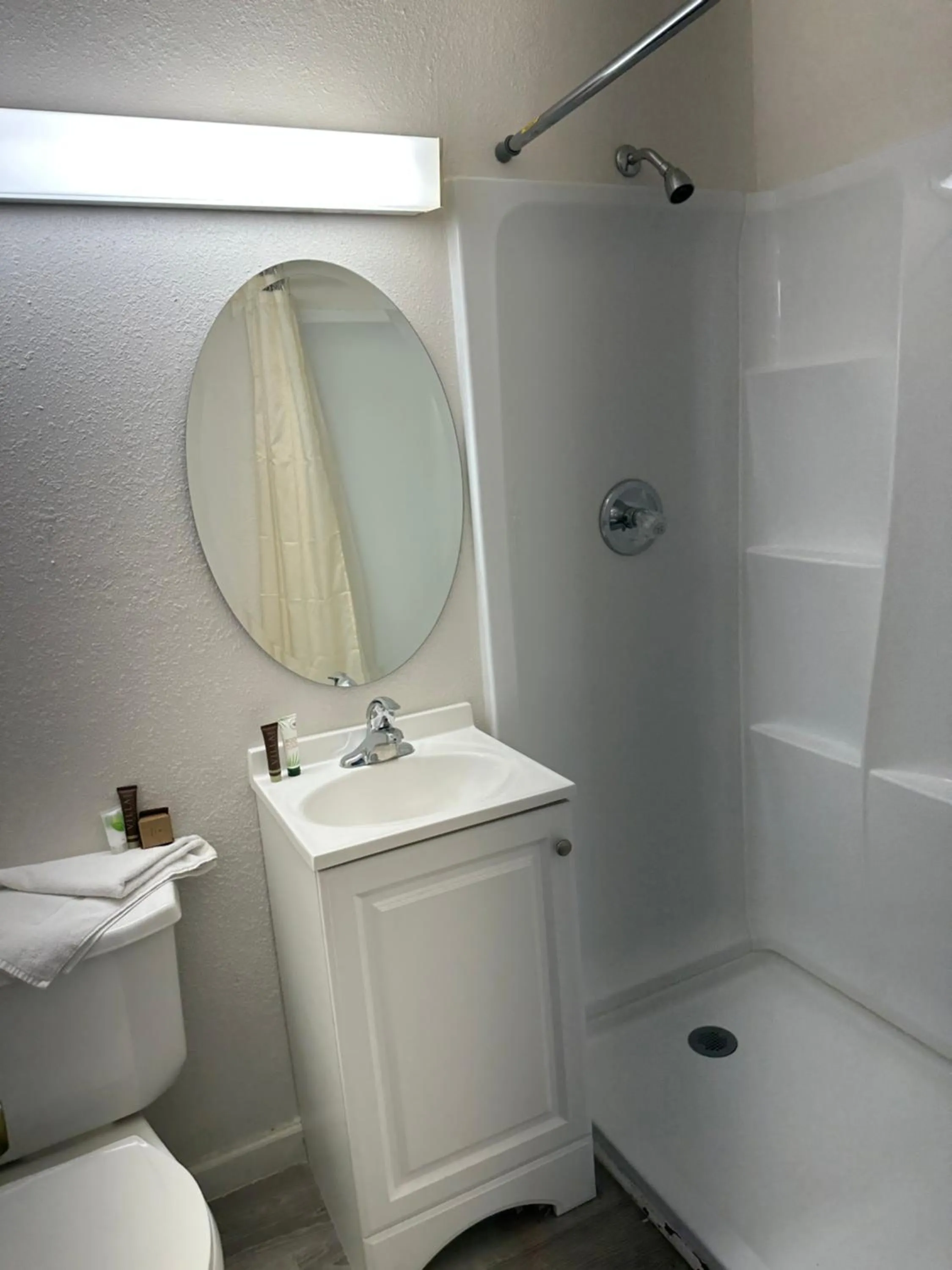 Toilet in Travelodge by Wyndham Parker