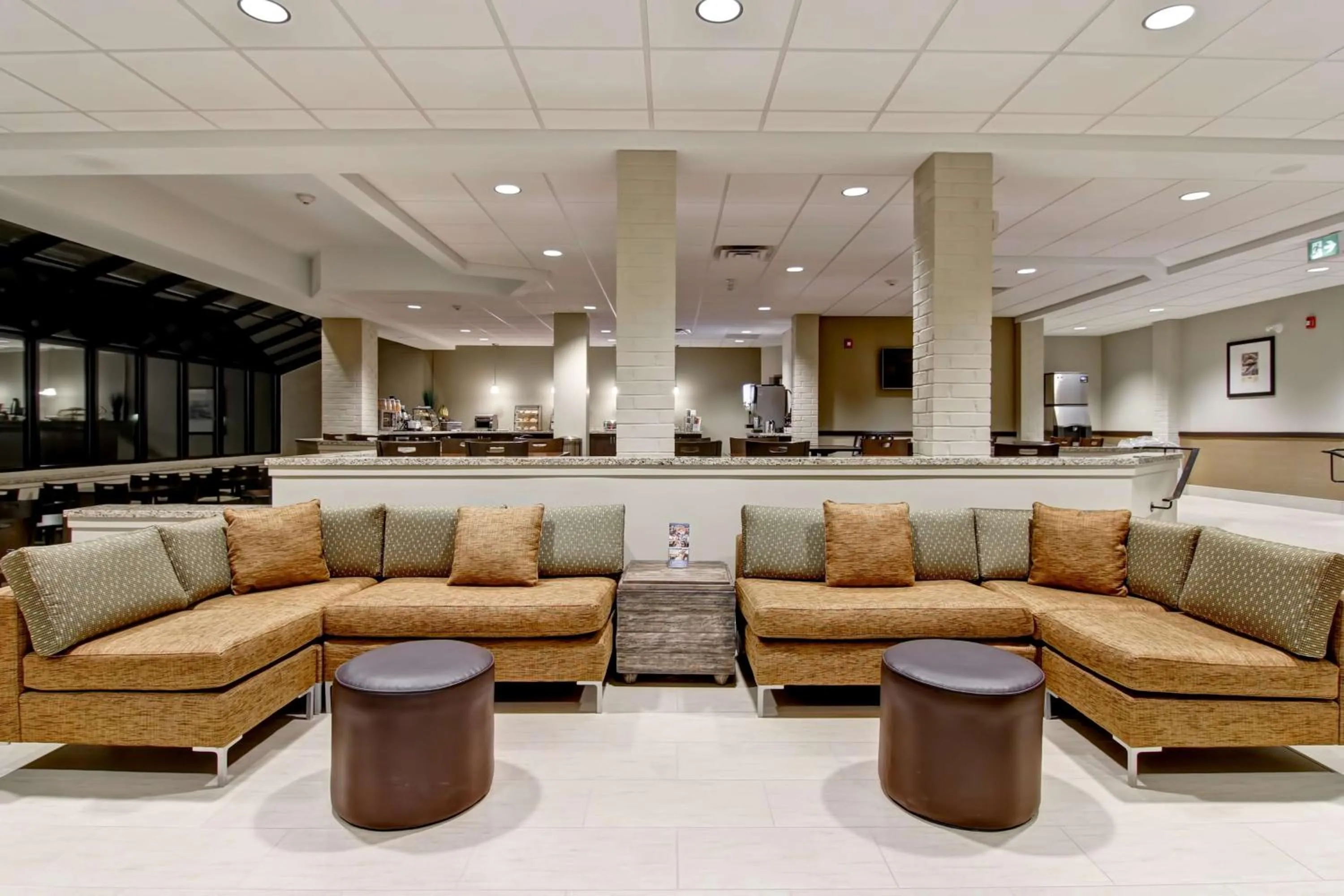 Lobby or reception in Best Western London Airport Inn & Suites
