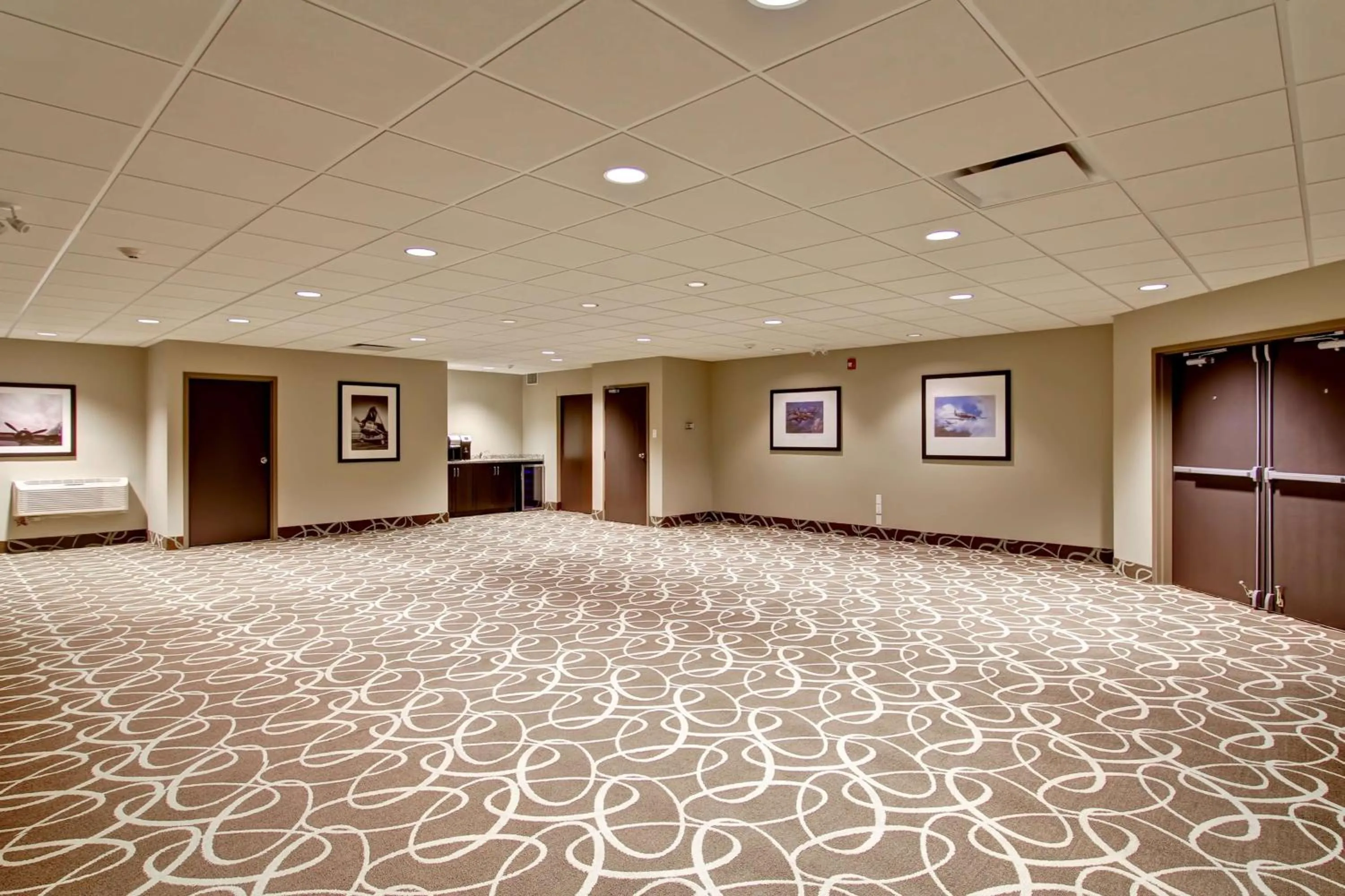 Meeting/conference room in Best Western London Airport Inn & Suites