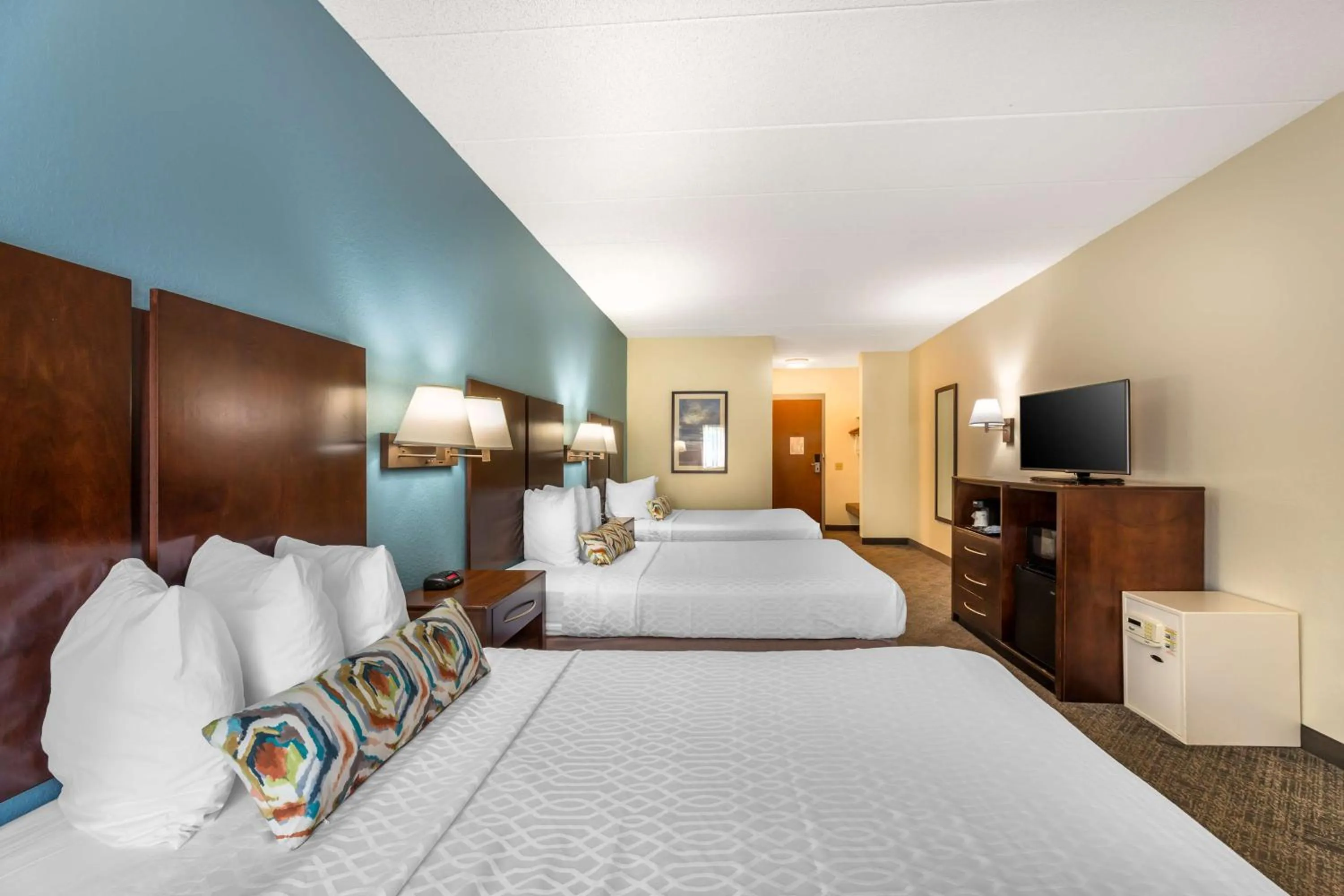 Bedroom, Bed in Best Western Port Clinton