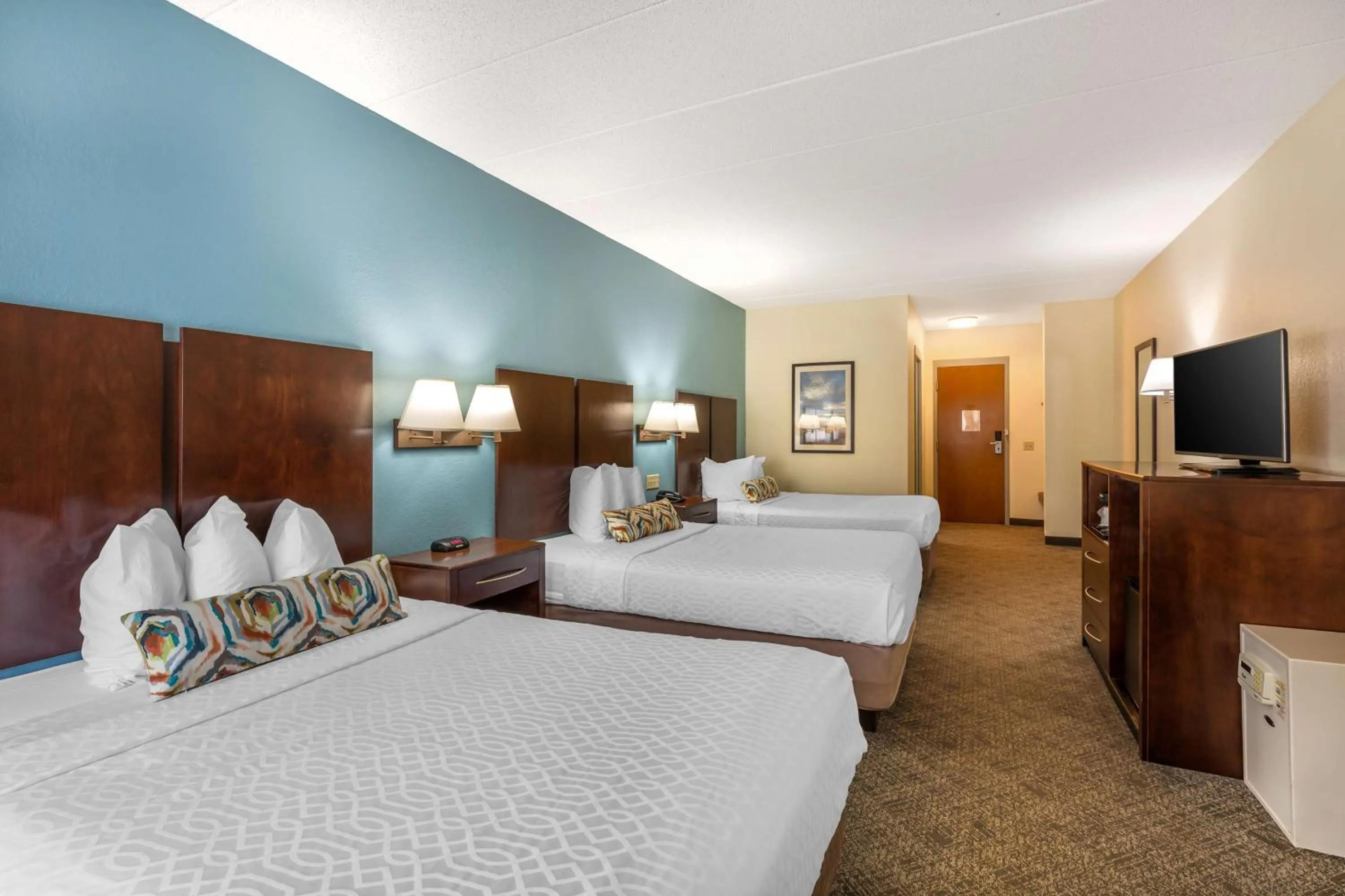 Bedroom, Bed in Best Western Port Clinton