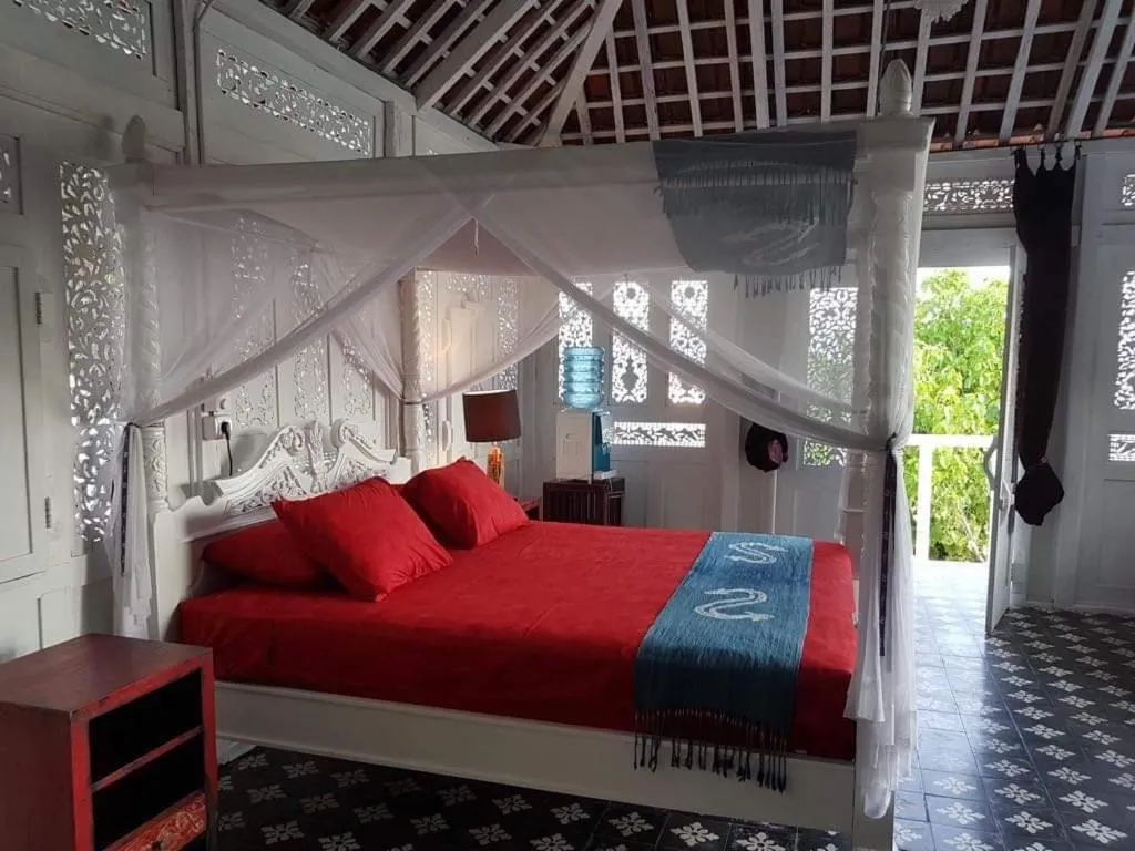 Bed in Eco dive resort Alycastre