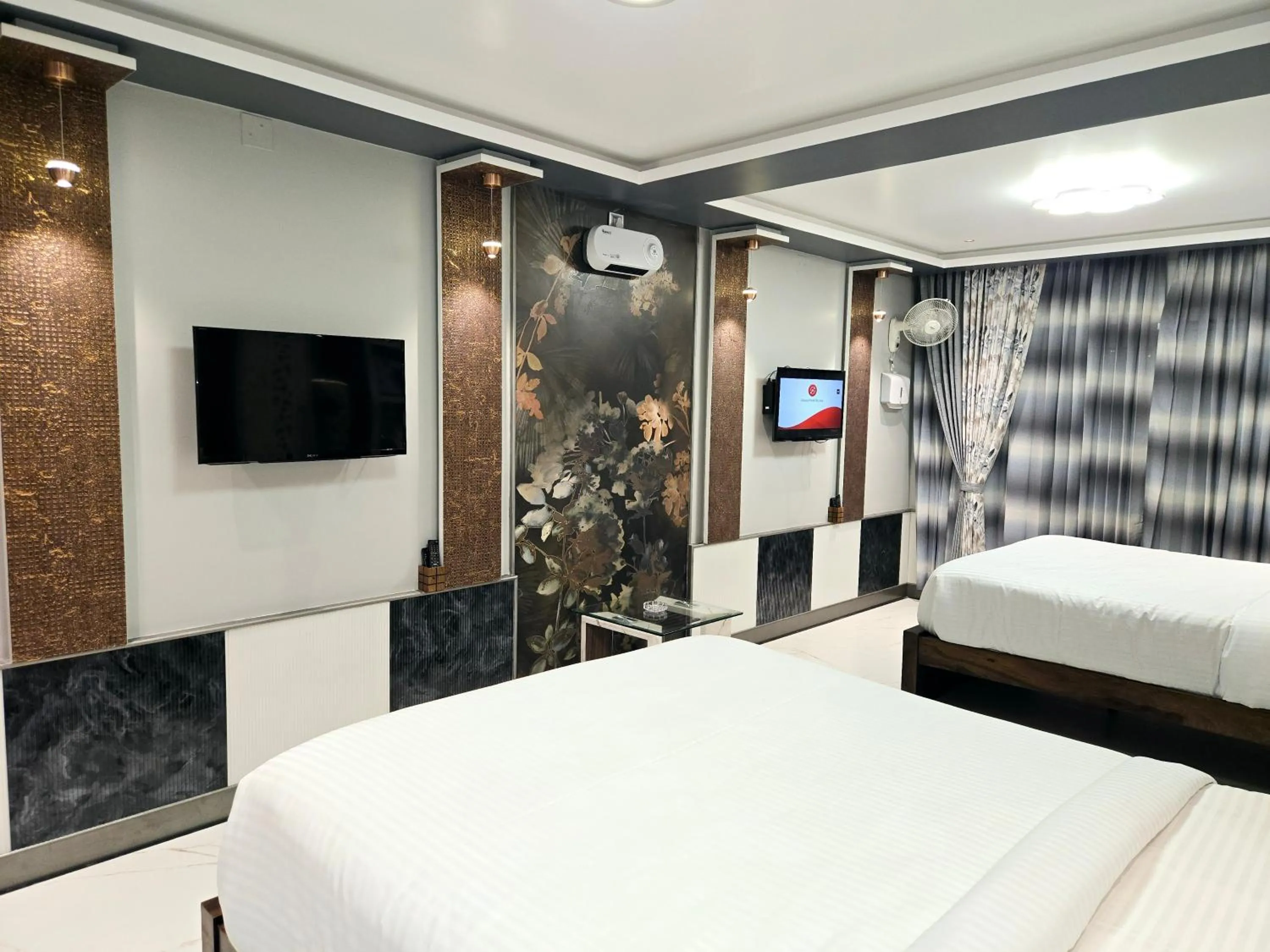 Bed in Beverly villa