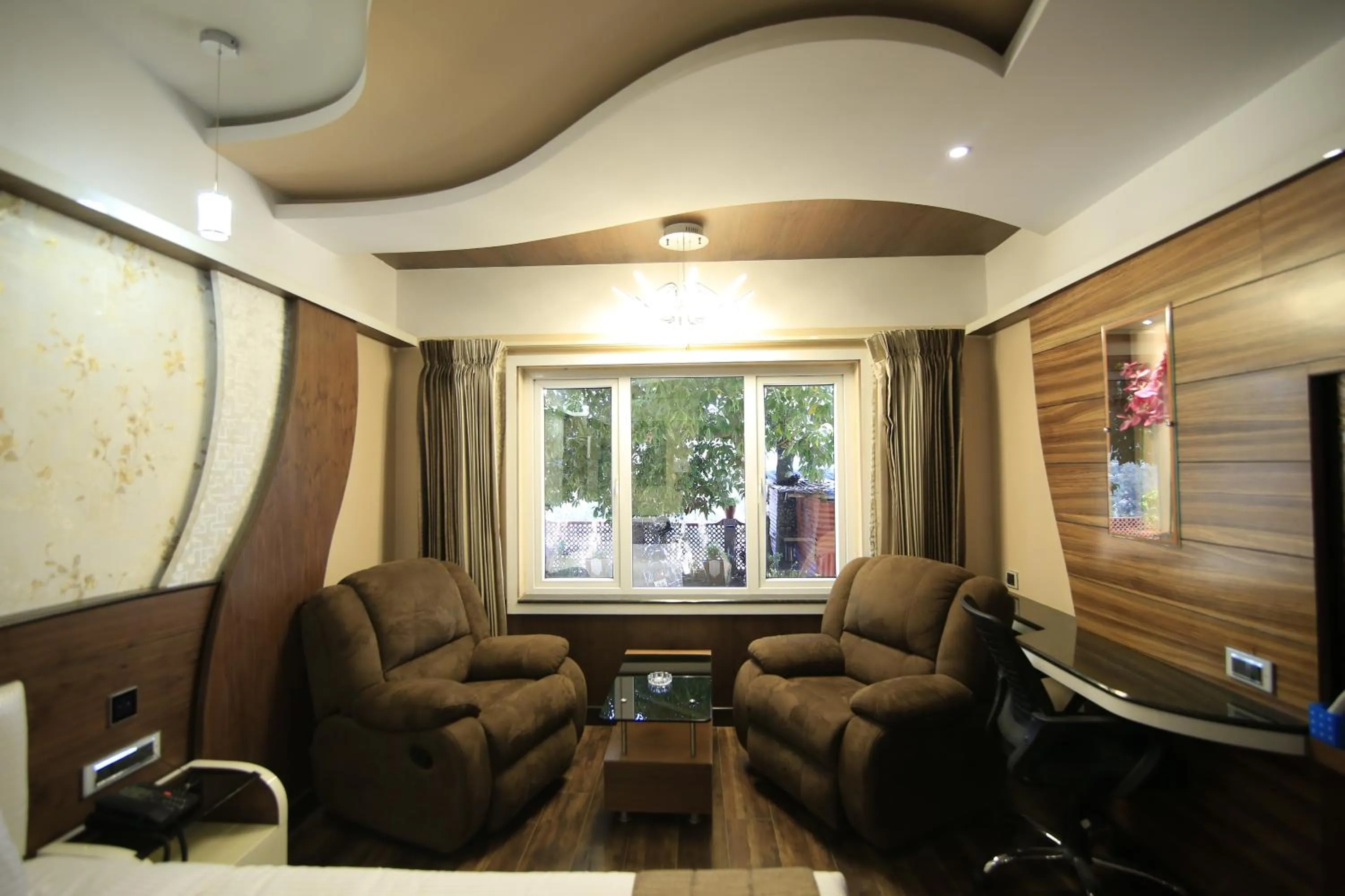 Seating area in Beverly villa