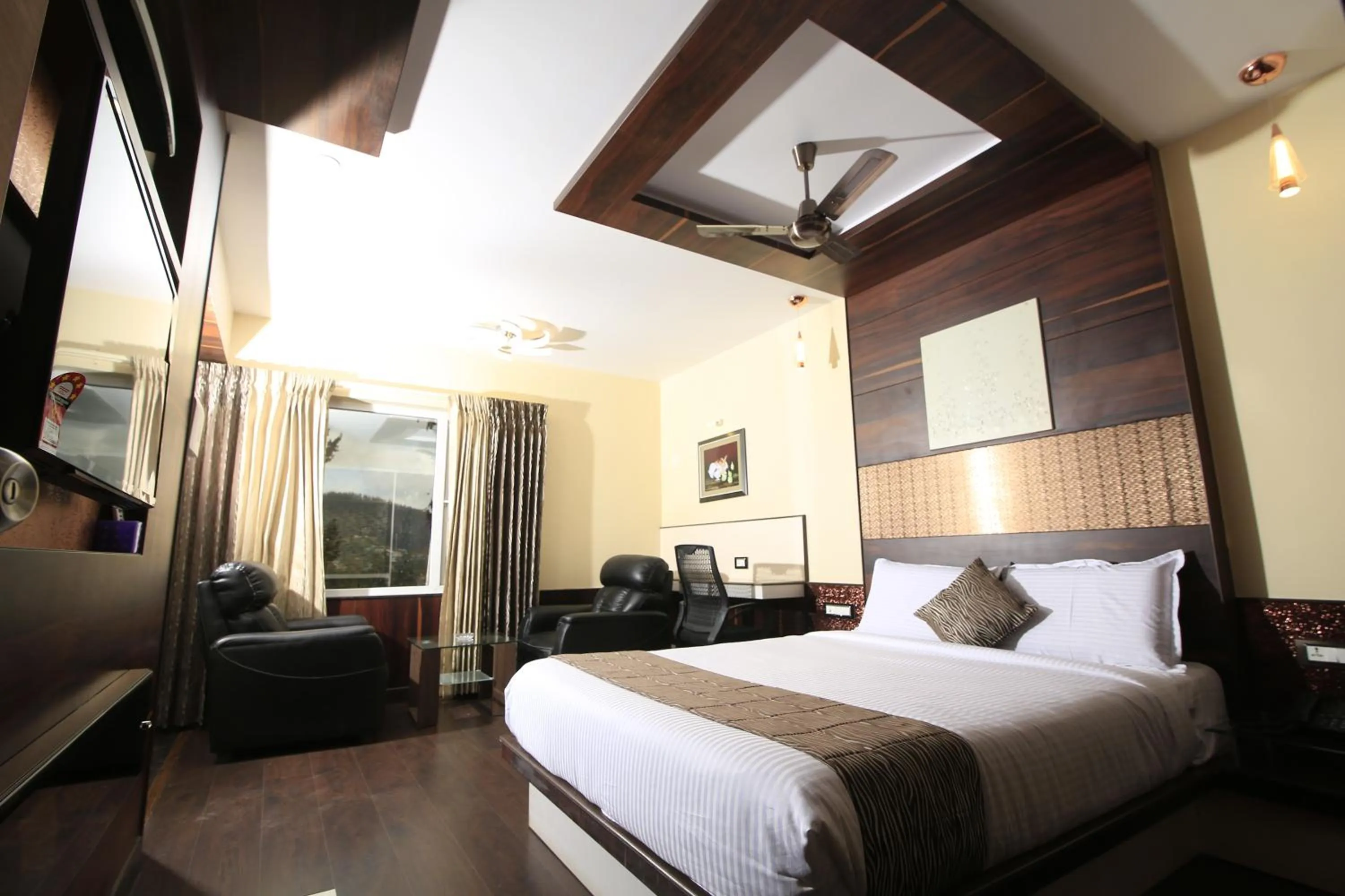 Photo of the whole room, Bed in Beverly villa