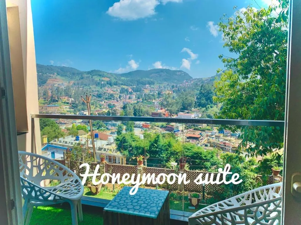 Balcony/Terrace in Beverly villa