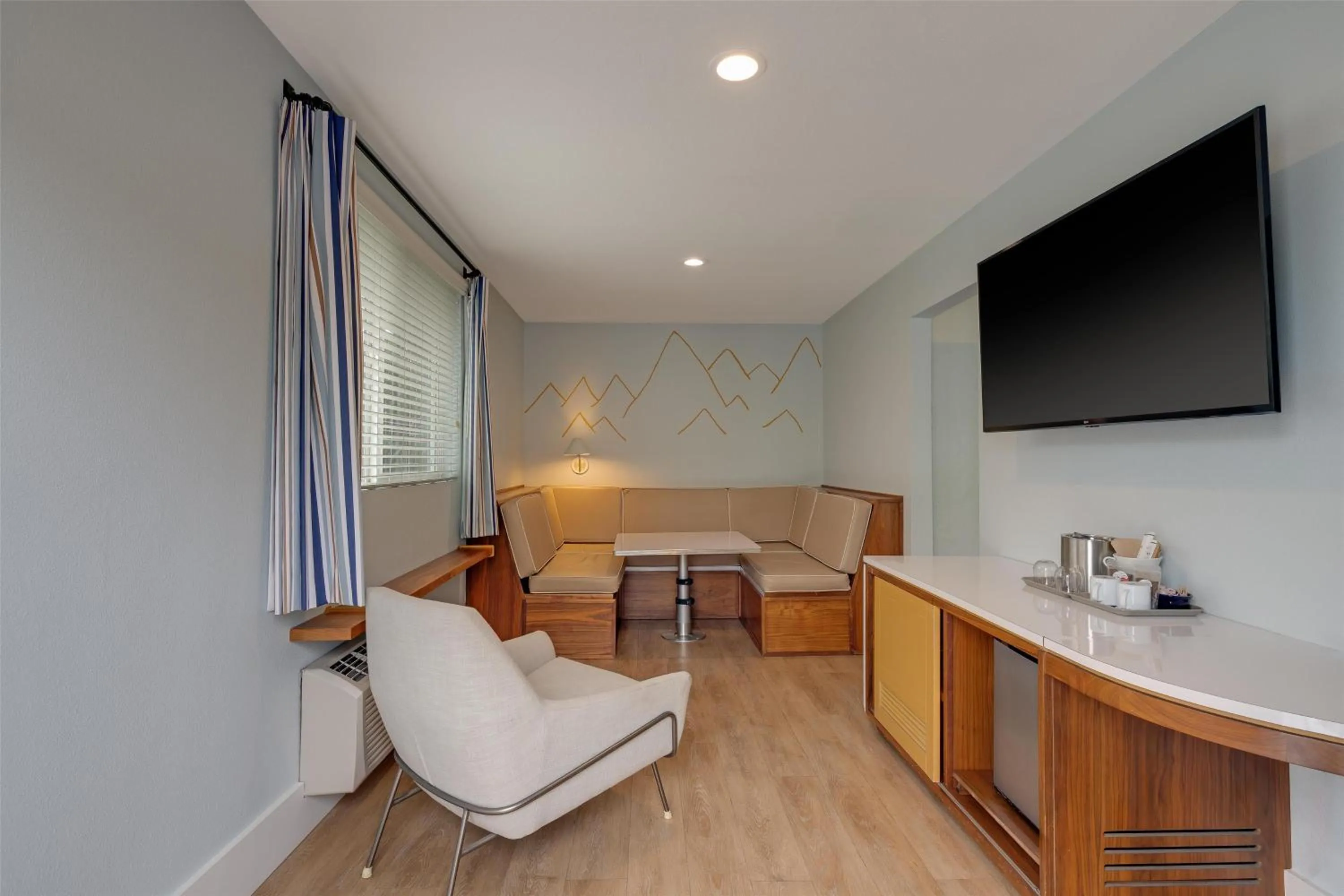 Bedroom in Calistoga Motor Lodge and Spa