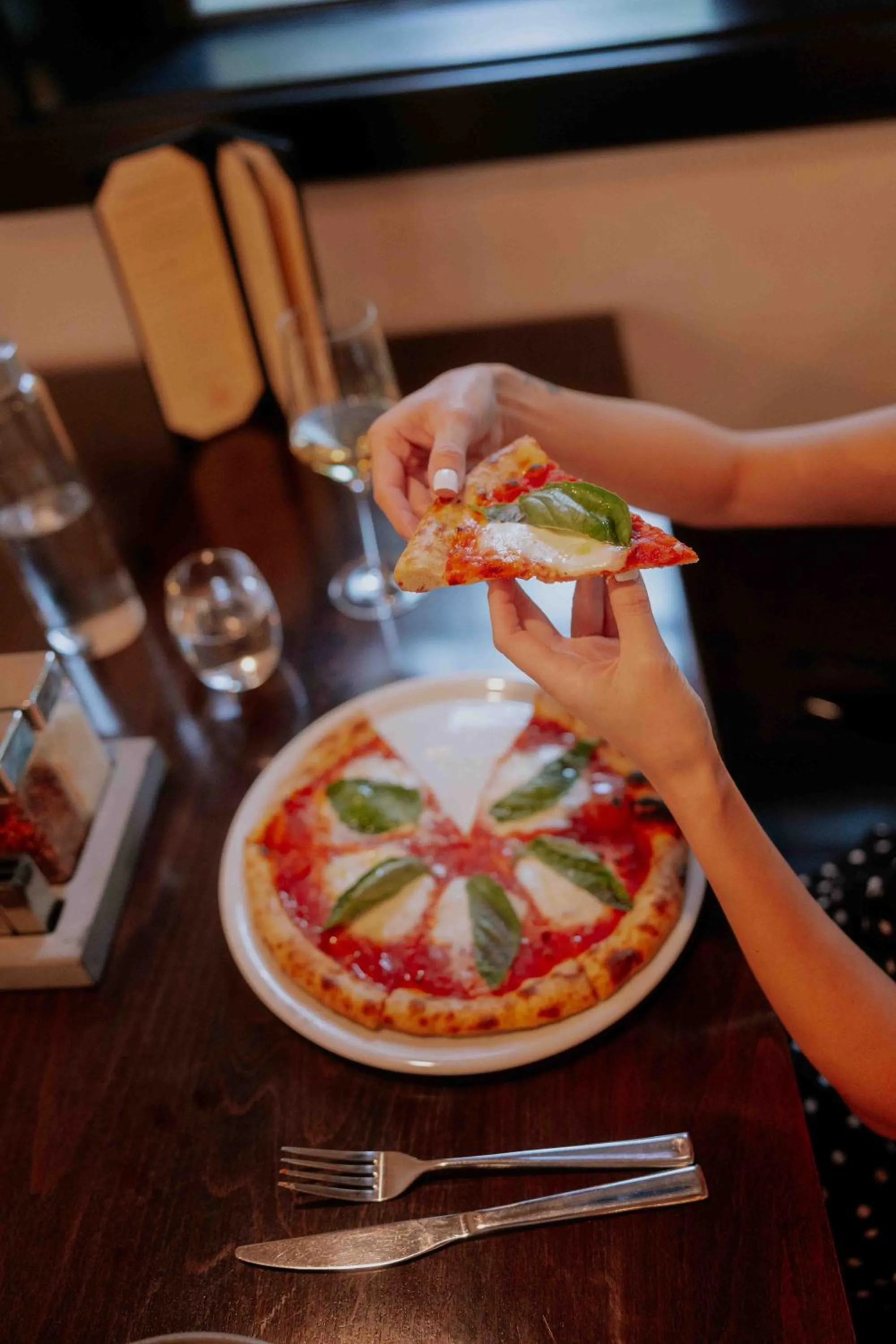 Restaurant/places to eat in Calistoga Motor Lodge and Spa