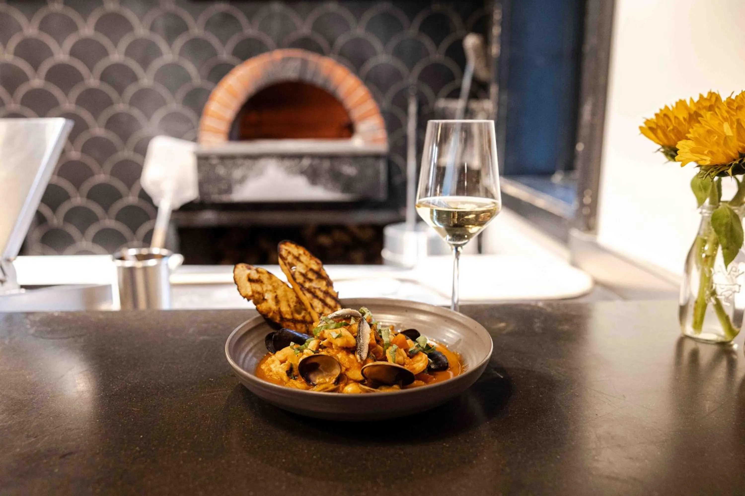 Restaurant/places to eat in Calistoga Motor Lodge and Spa