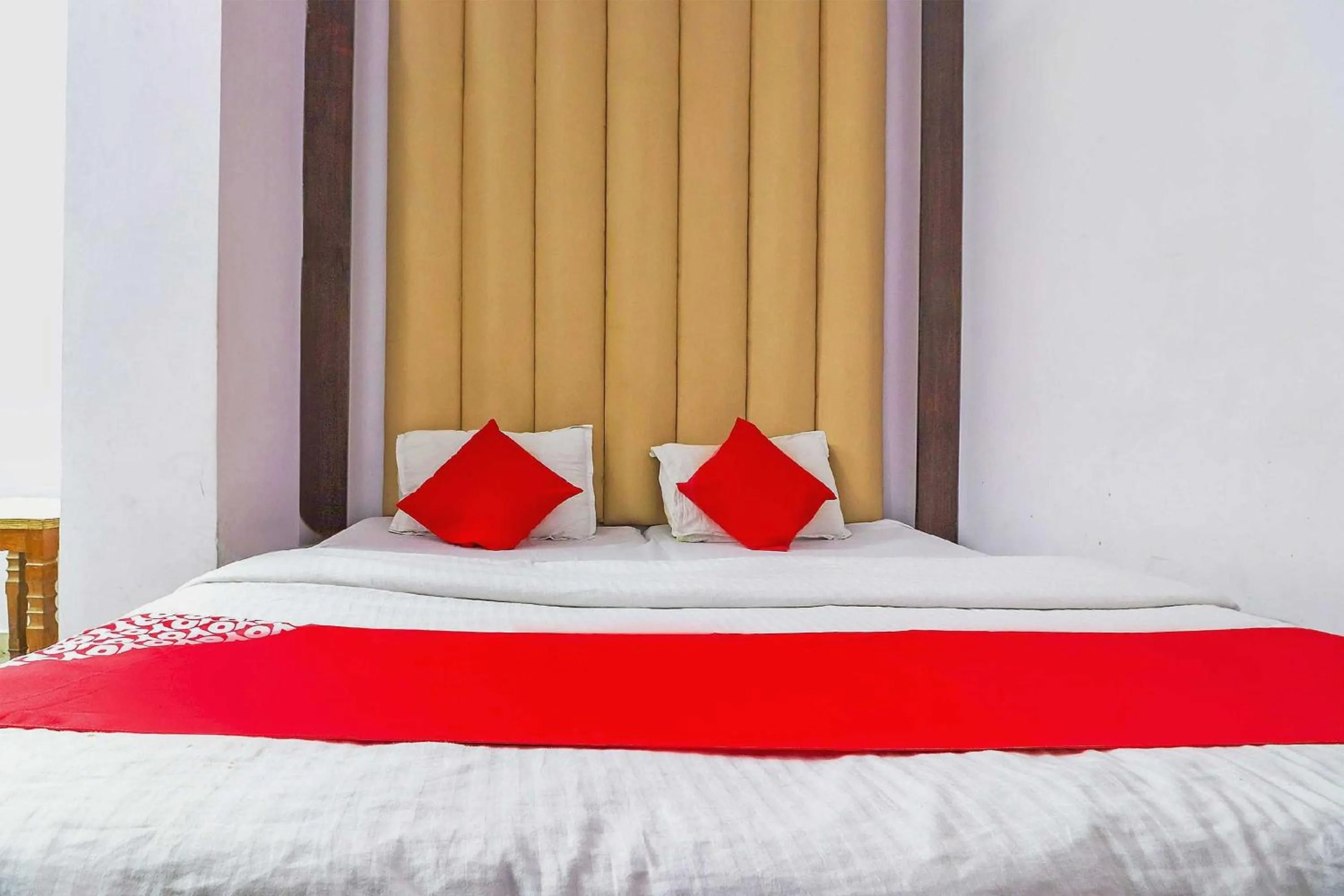 Bedroom, Bed in Hotel O Prem Chunaria