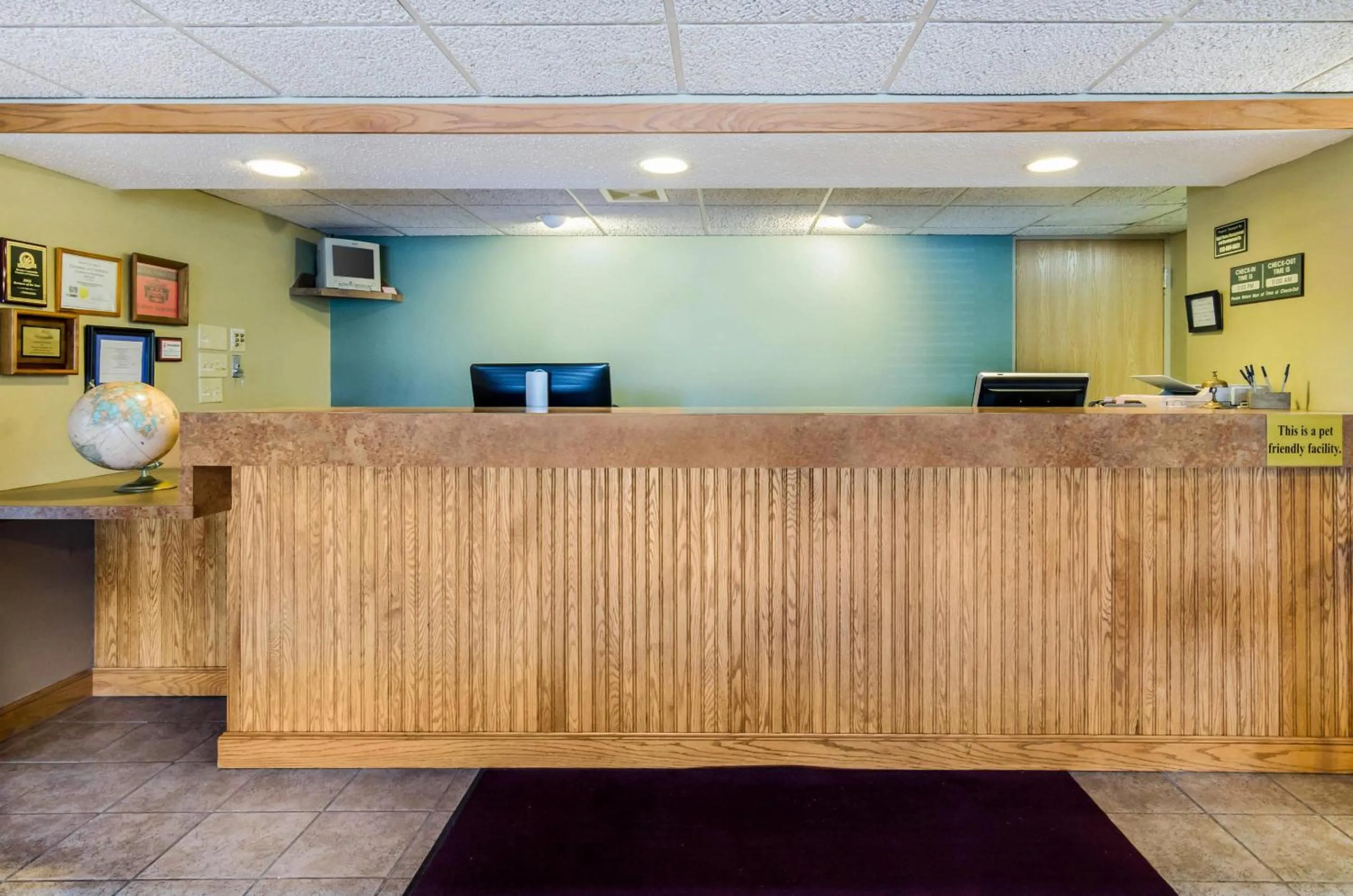Lobby or reception in Rodeway Inn Hesston