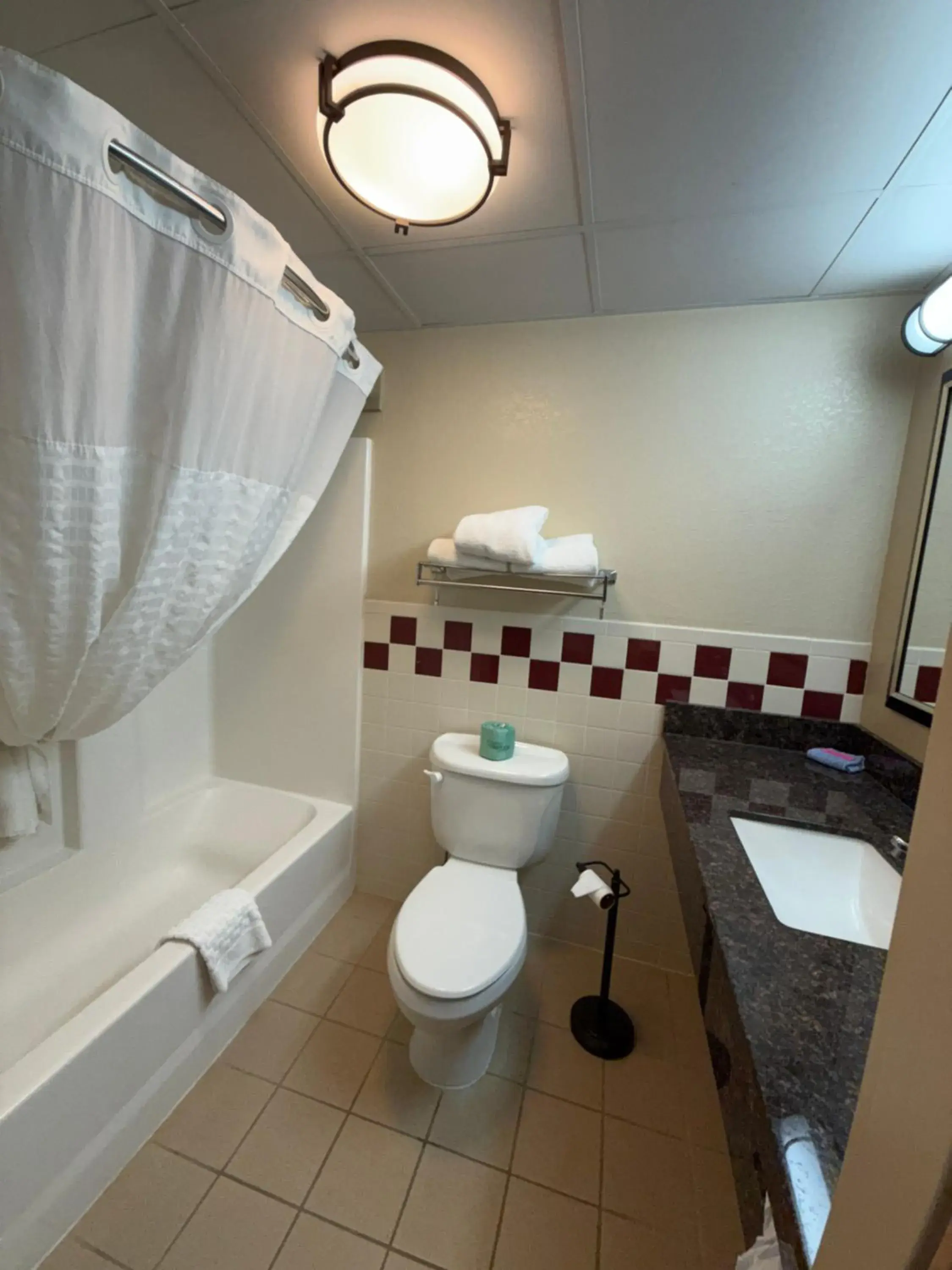 King Suite with Sofa bed - Non Smoking/Upper floor/Interior Hall in Rodeway Inn Hesston King Suite with Sofa bed - Non Smoking/Upper floor/Interior Hall in Rodeway Inn Hesston