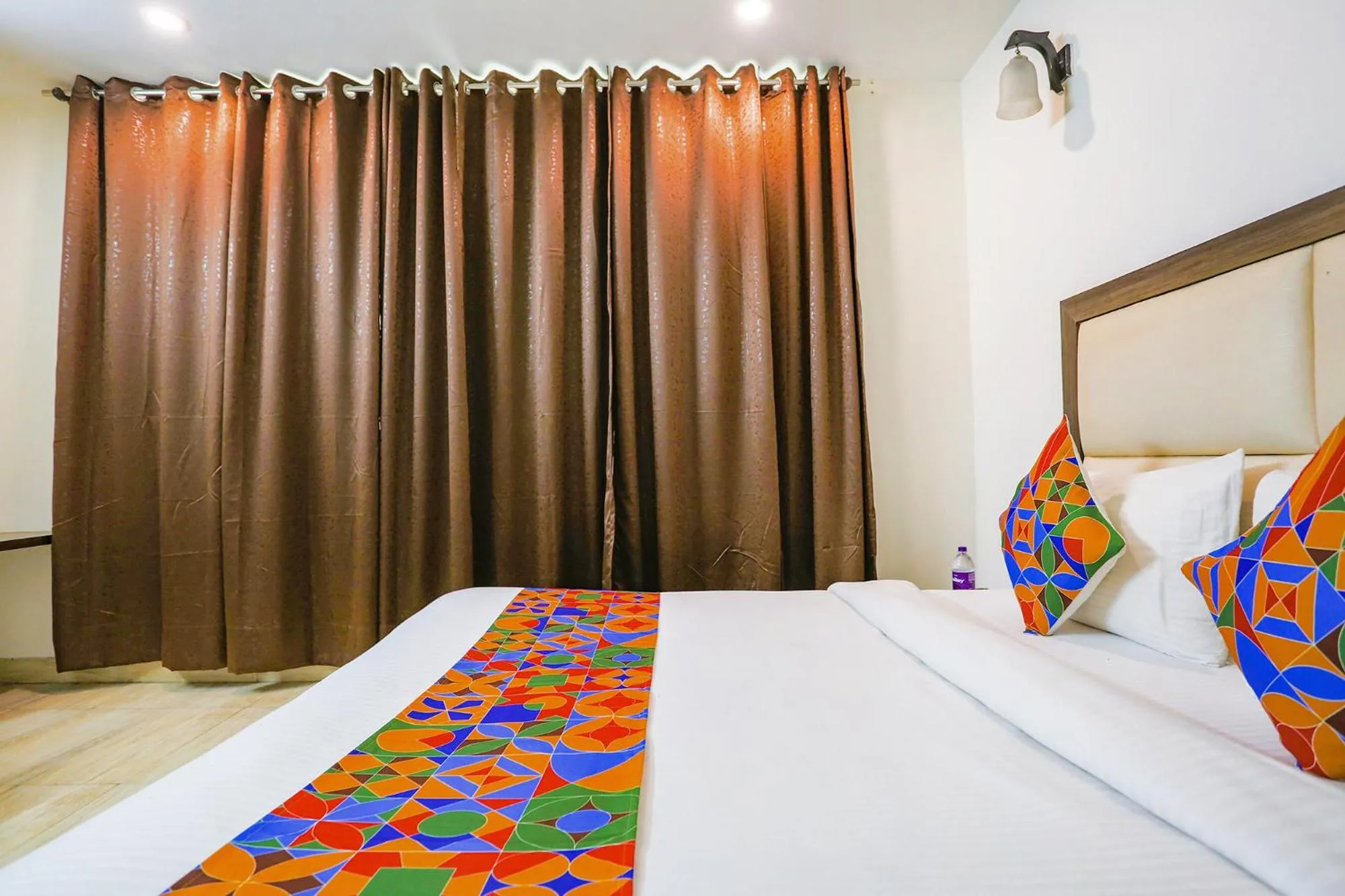 Bed in Via JPM The Grand Bella - Nr Nehru Place Market