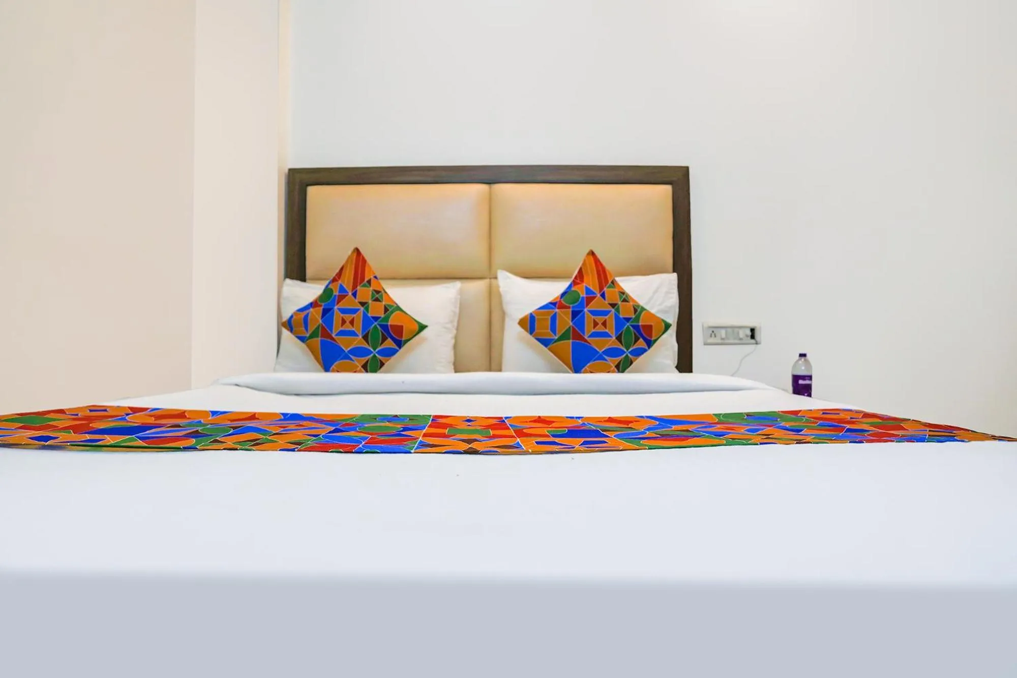 Bed in Via JPM The Grand Bella - Nr Nehru Place Market