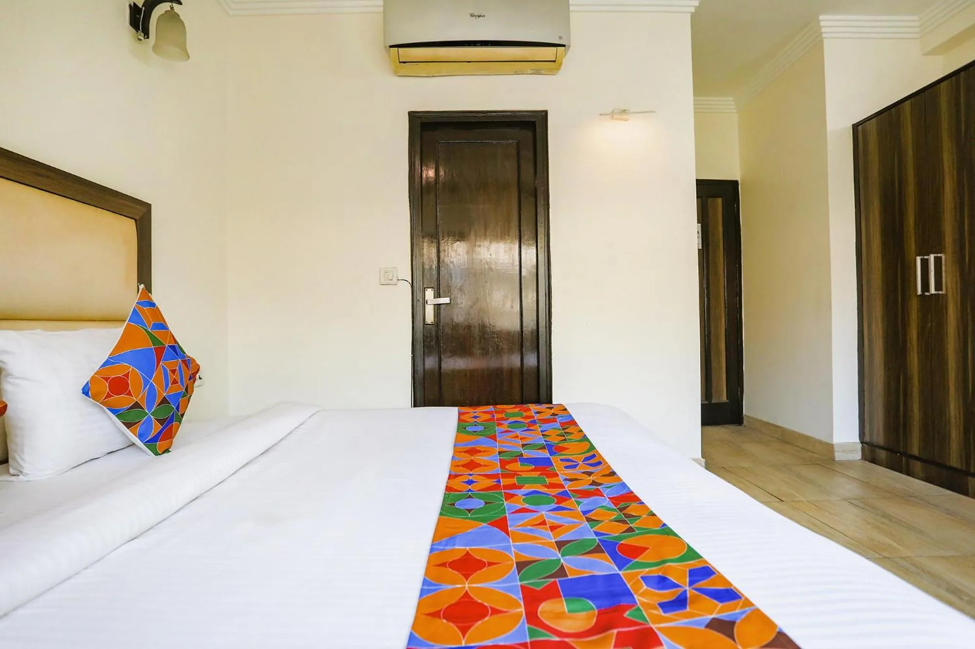 Bed in Via JPM The Grand Bella - Nr Nehru Place Market