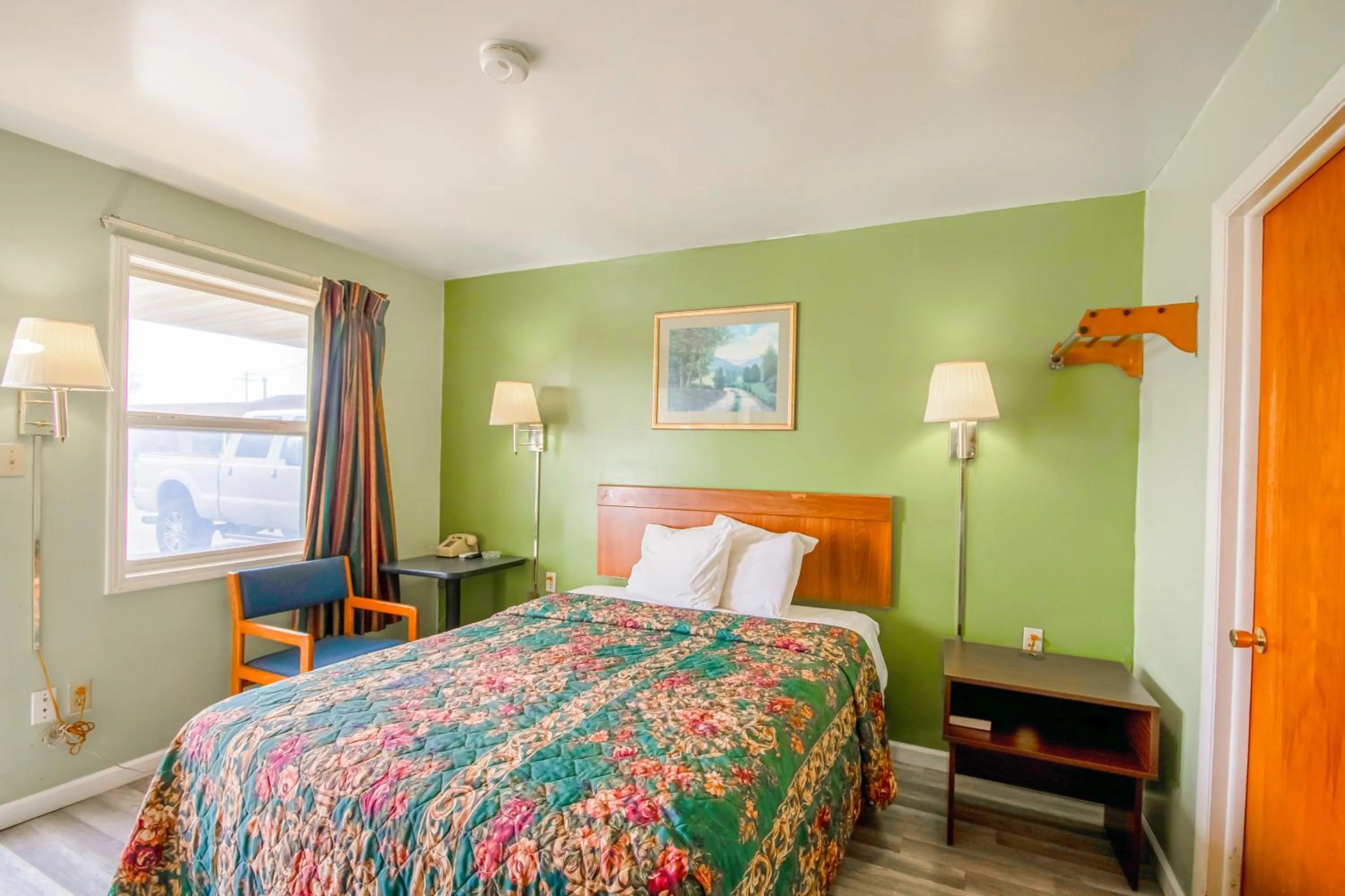 Bedroom, Bed in OYO Travelier Motel